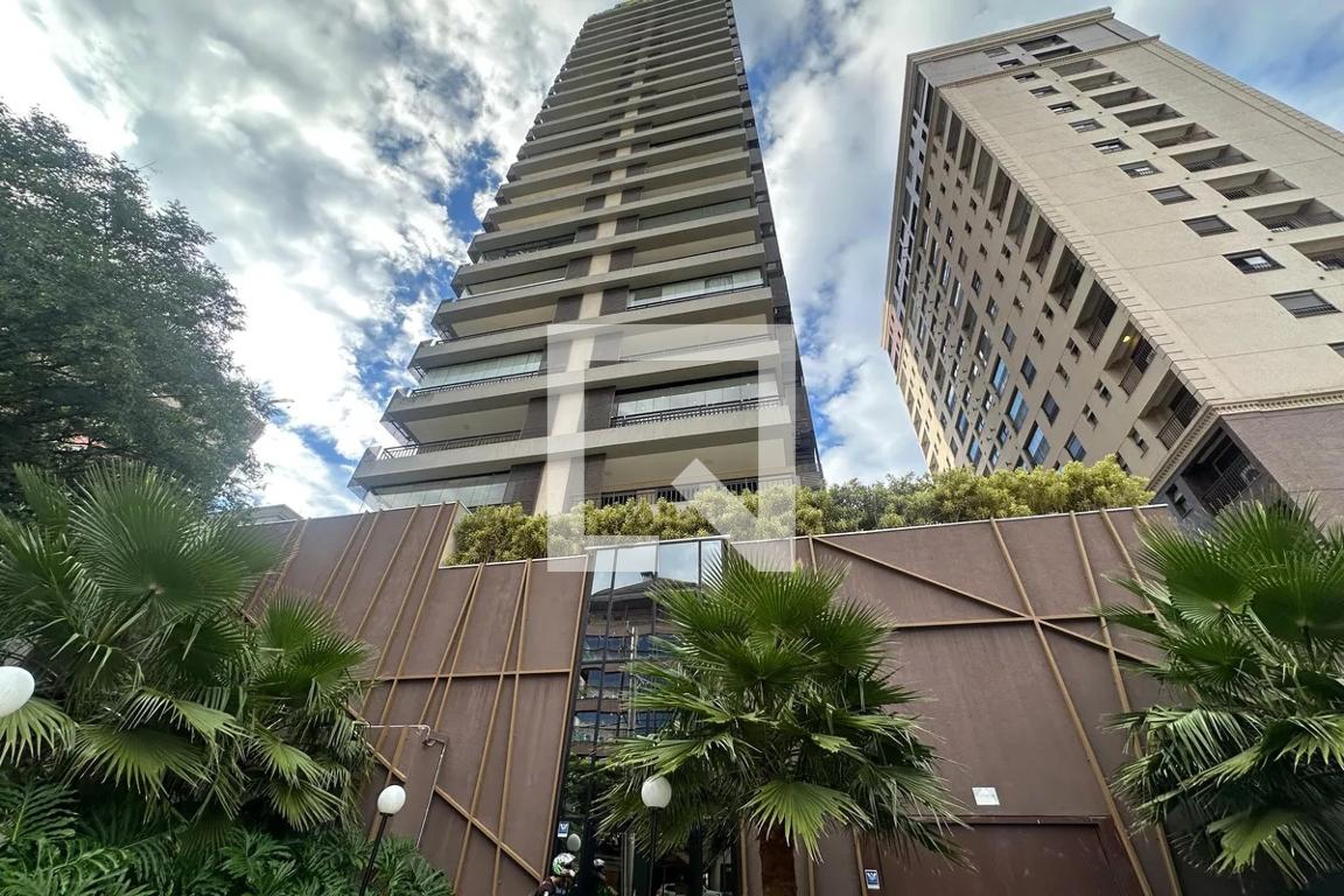 Fachada Condomínio em Avenida Copacabana, 325