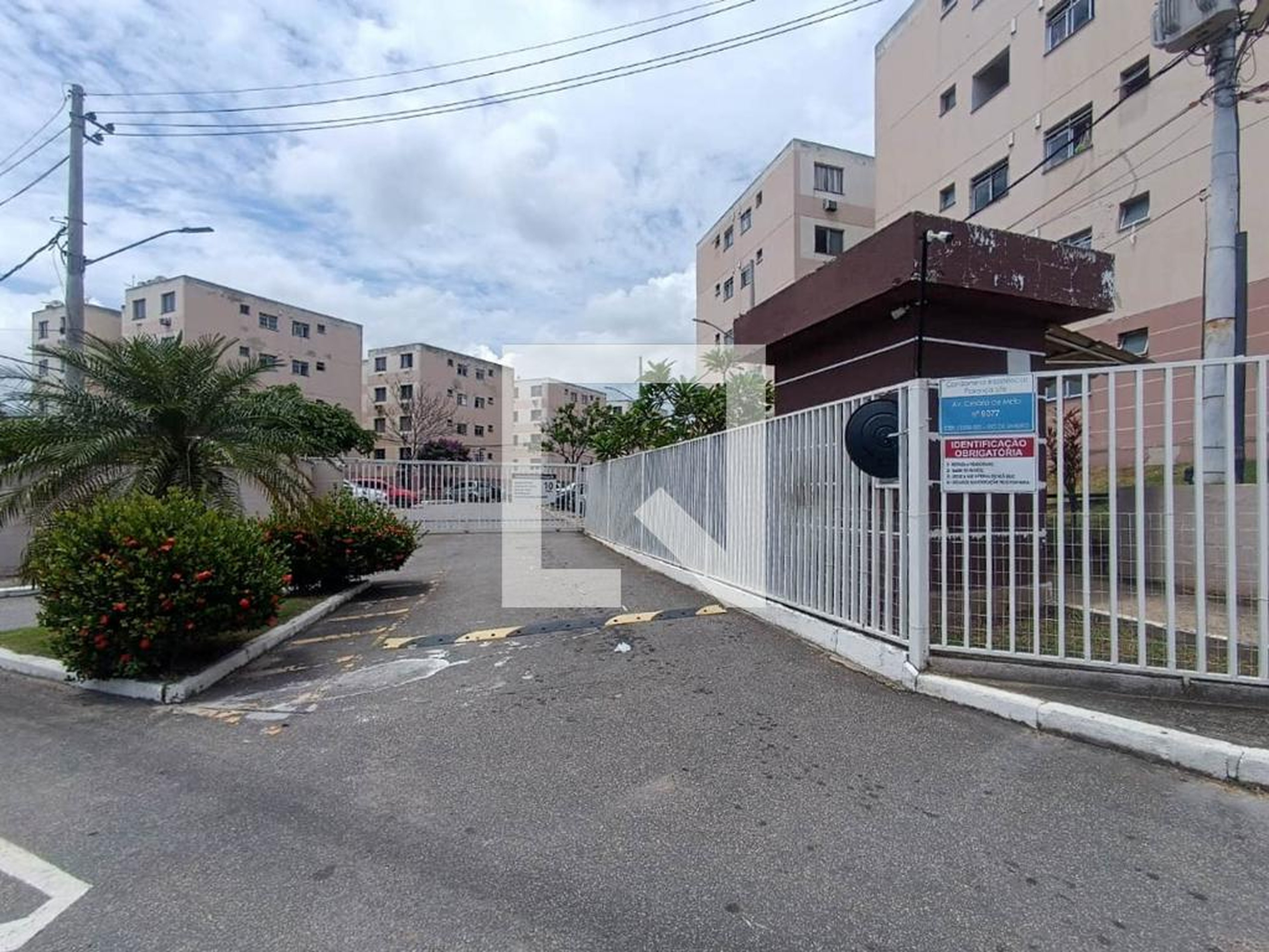 Fachada do condomínio Condomínio em Avenida Cesário de Melo, 9077