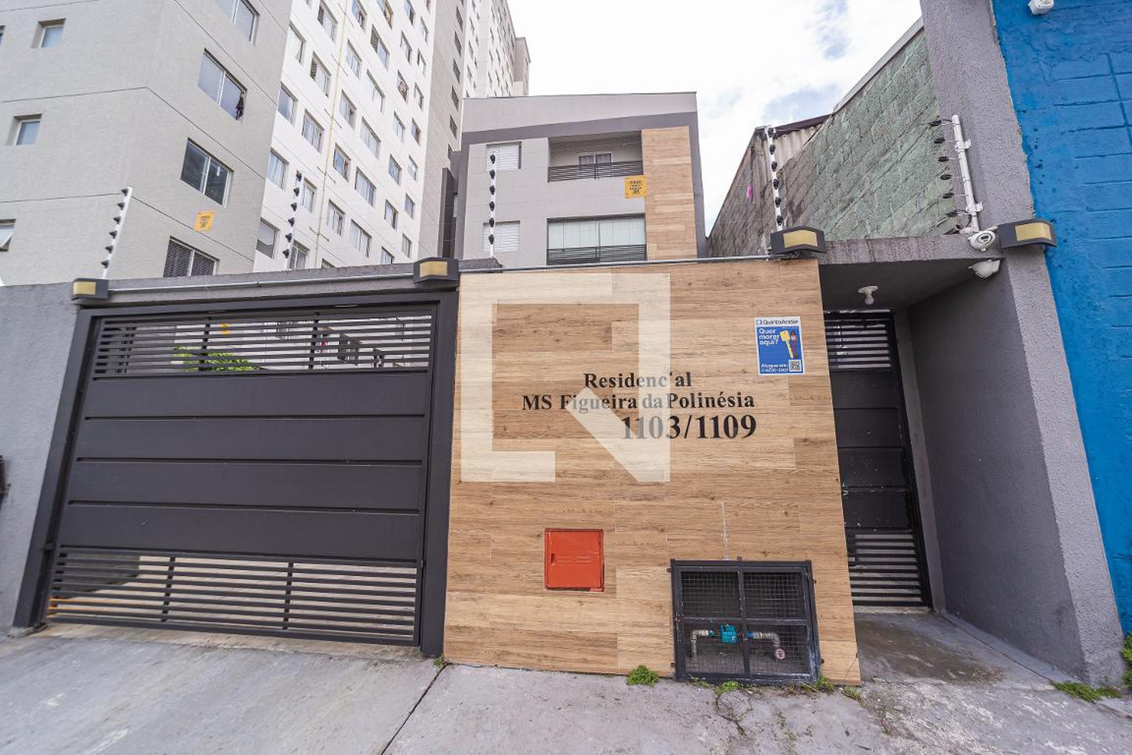 Fachada Condomínio em Rua Figueira da Polinésia, 1103