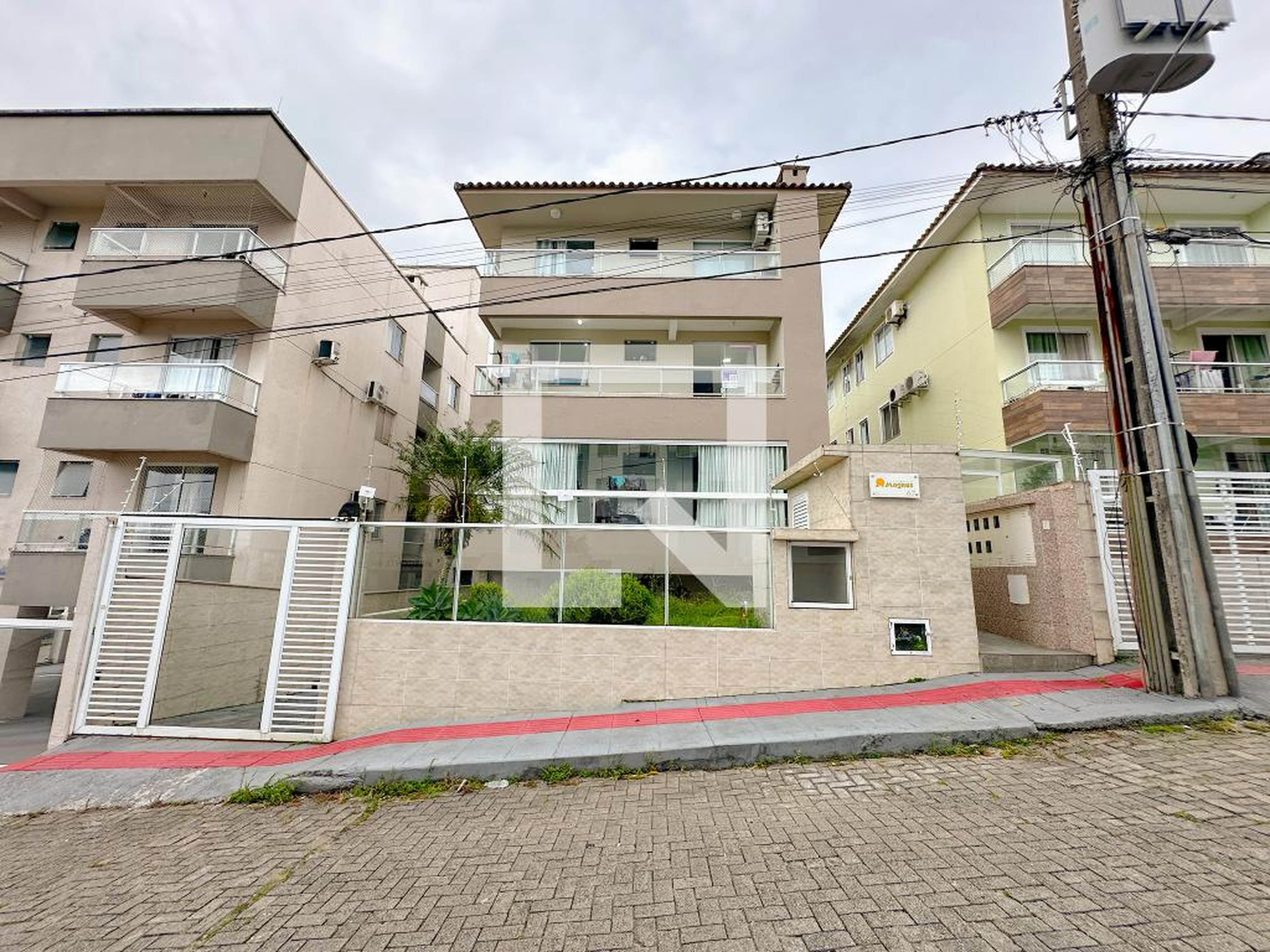 Fachada Condomínio em Rua Joséfina Borsato, 67