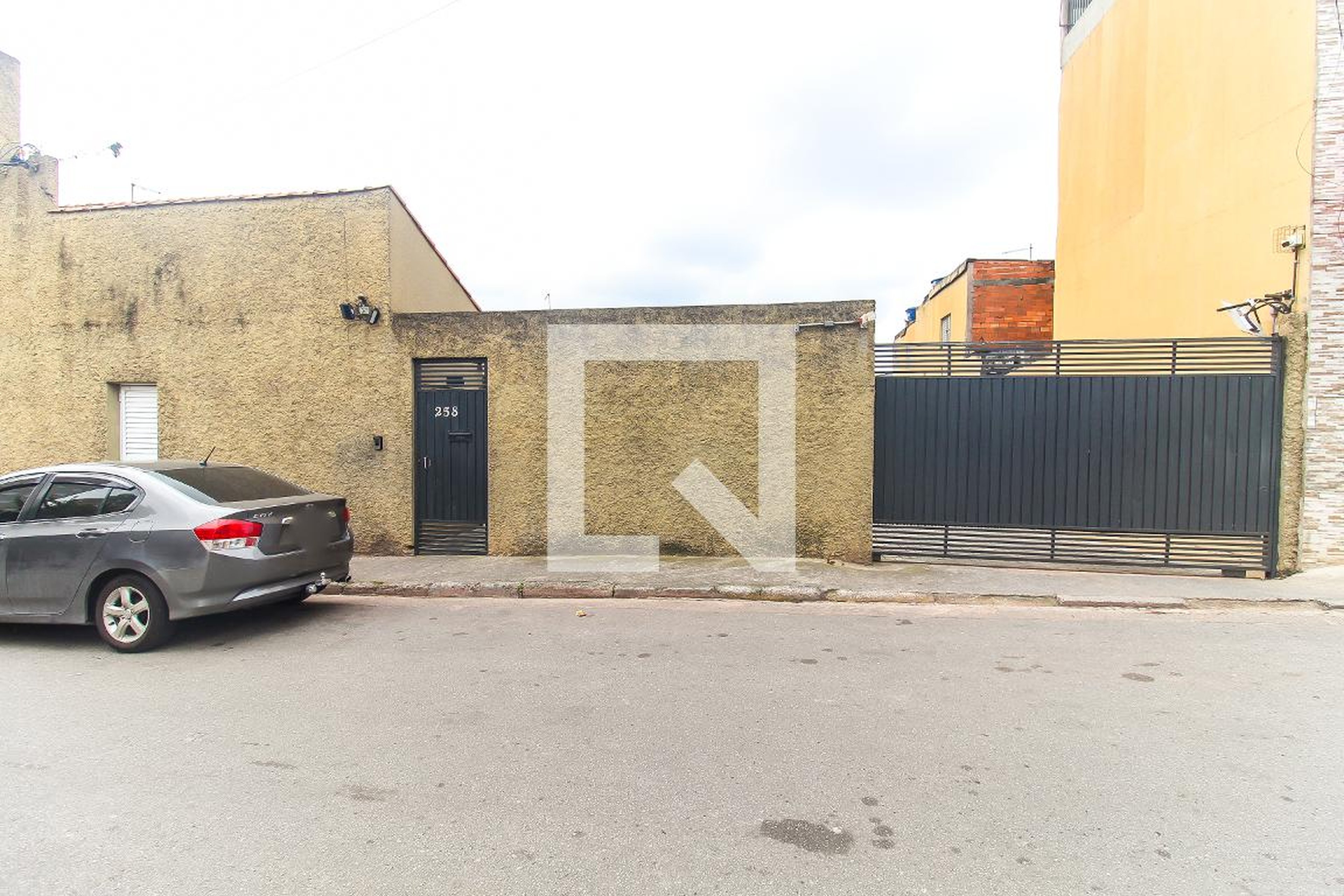 Fachada Condomínio em Rua Jerônimo Pedroso Barros, 258