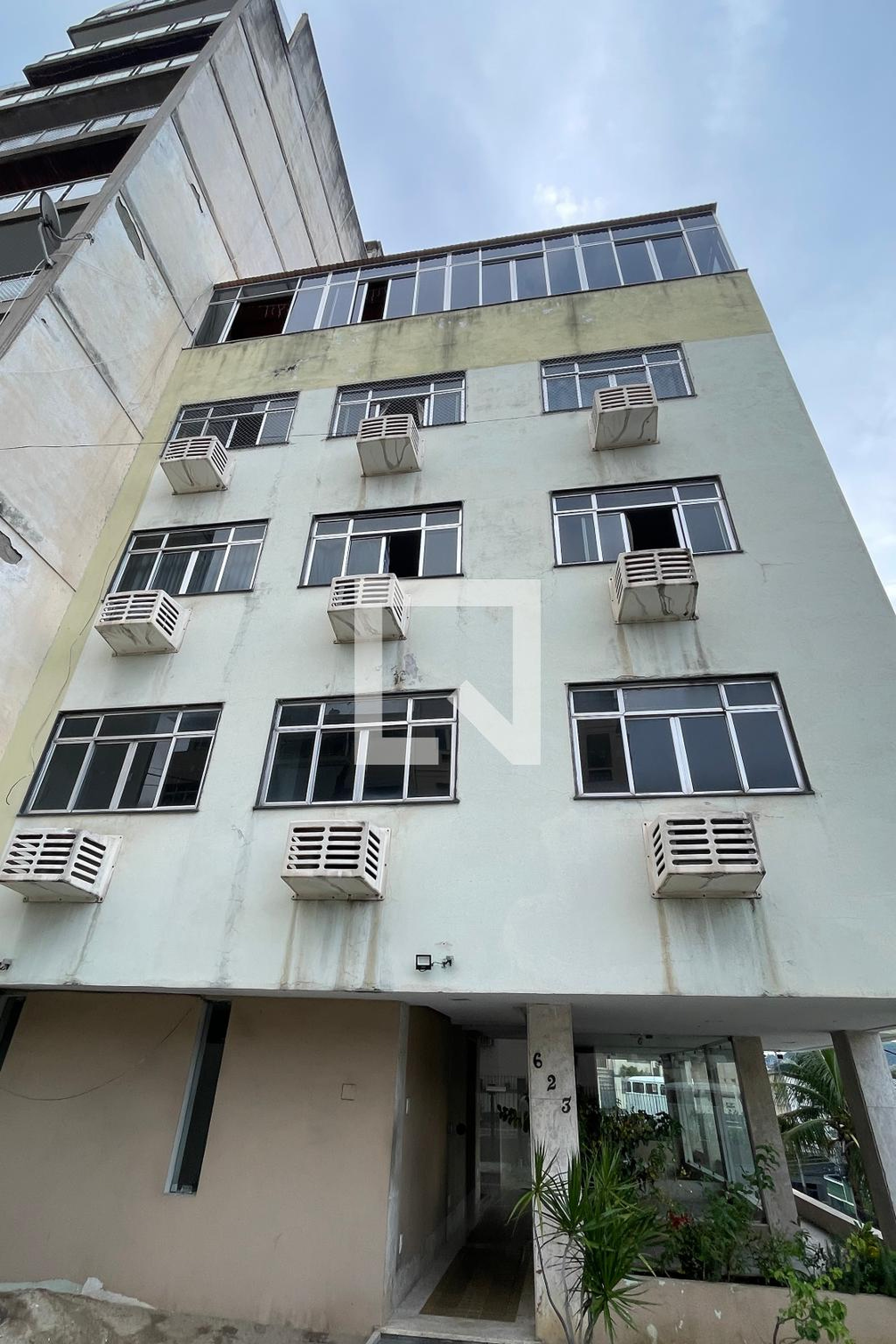 Fachada Condomínio em Rua Conde de Porto Alegre, 623