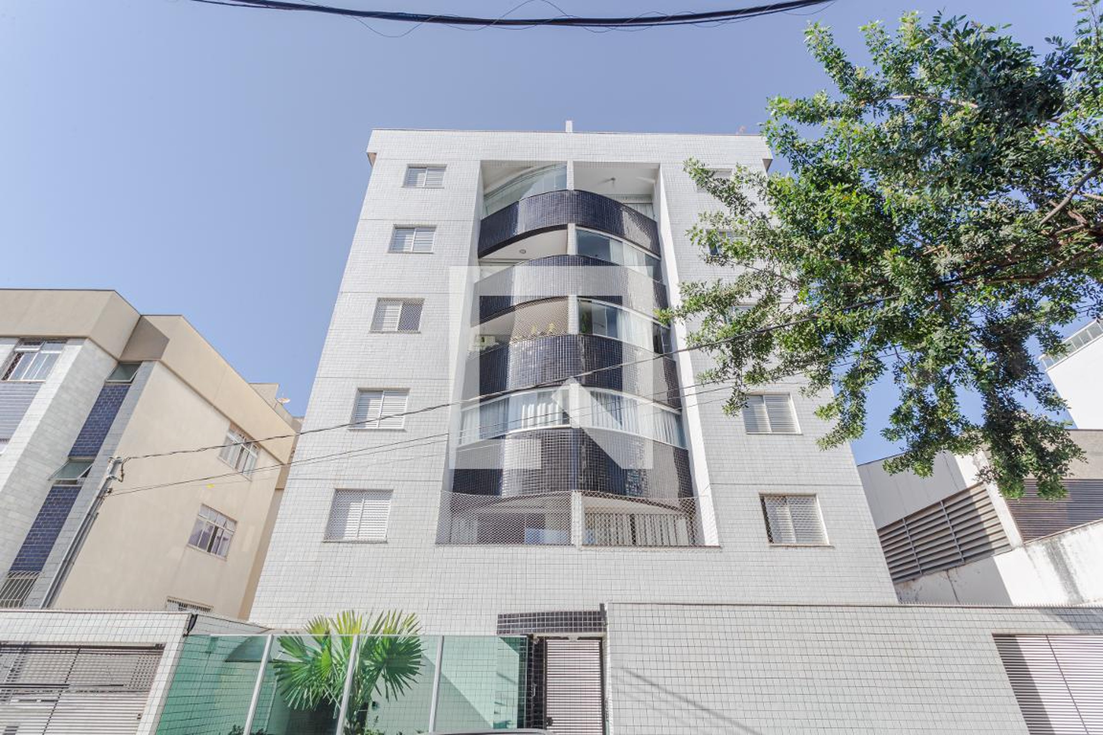 Fachada Condomínio em Rua São Luiz, 530