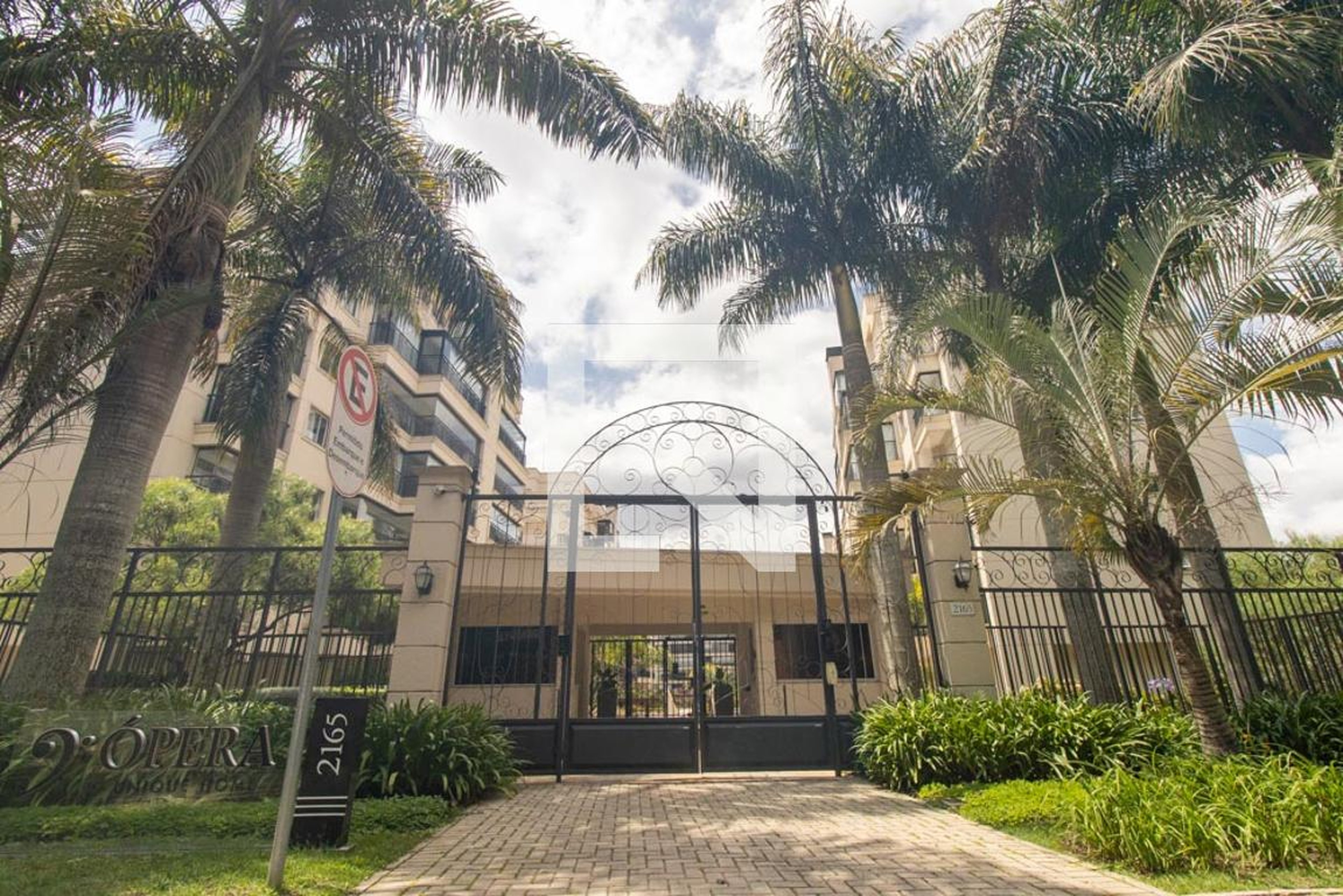 Fachada Condomínio em Rua Paulo Gorski, 2165