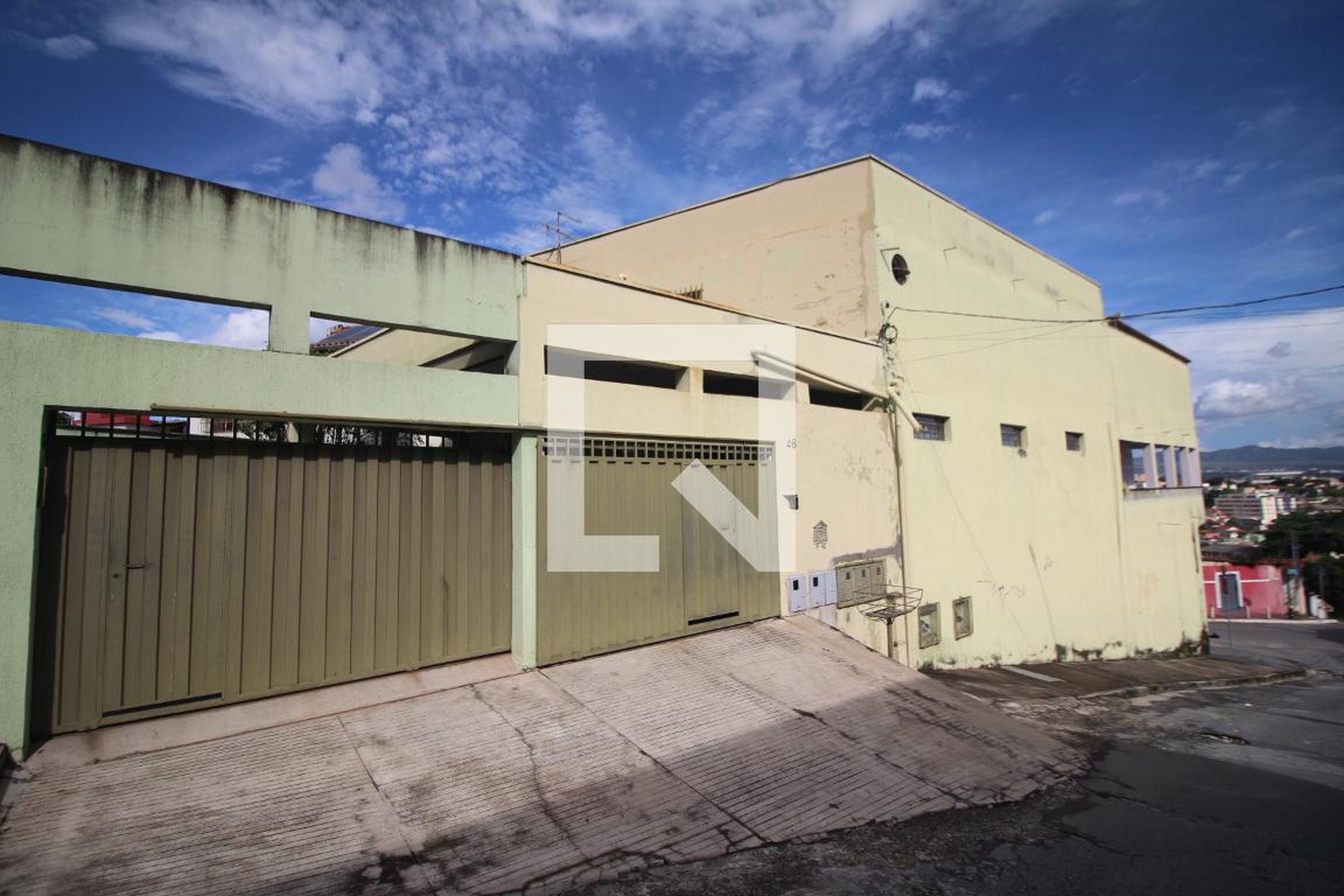 Fachada Condomínio em Rua Rio Carmo, 46