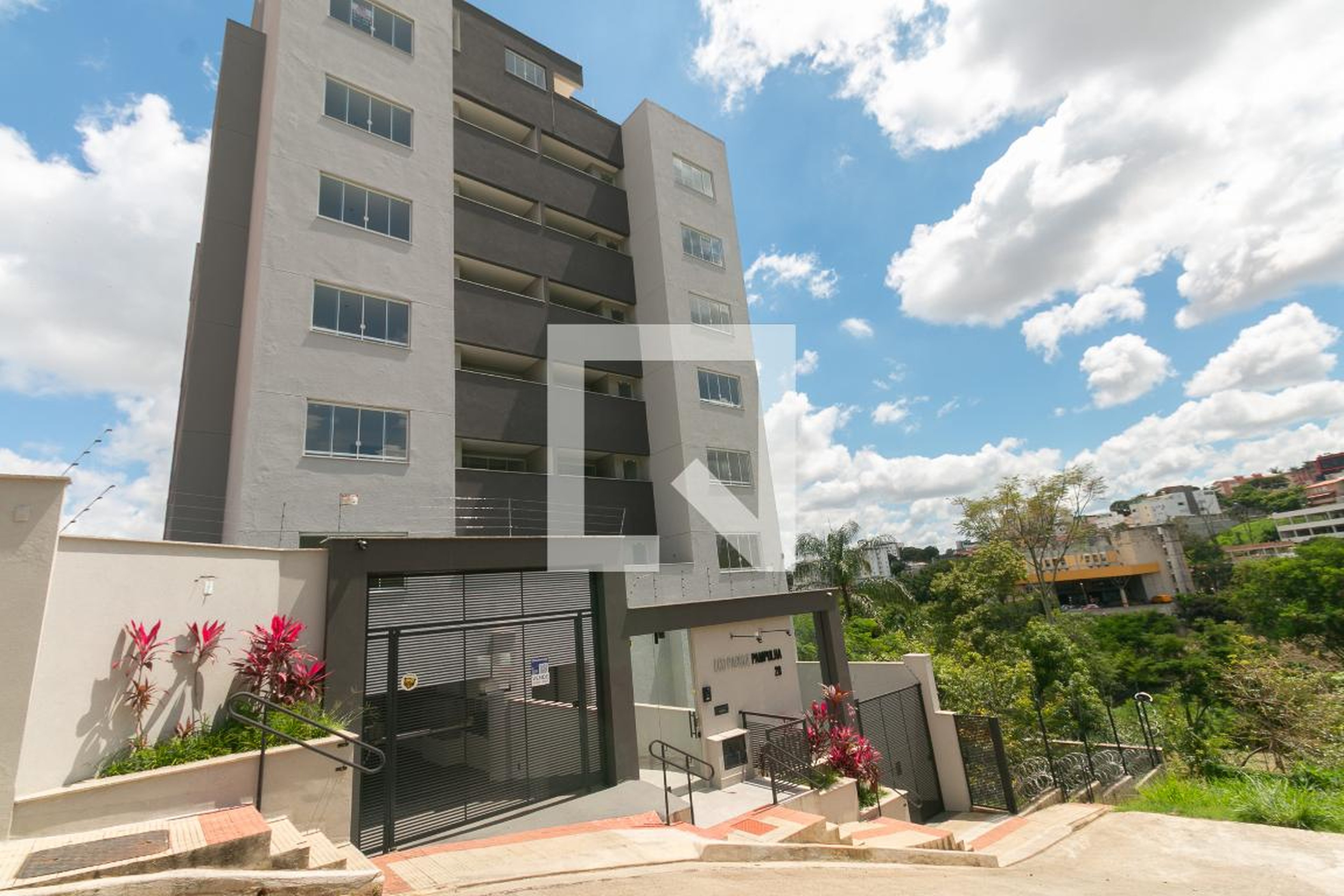 Fachada Condomínio em Rua Padre Leopoldo Mertens, 28