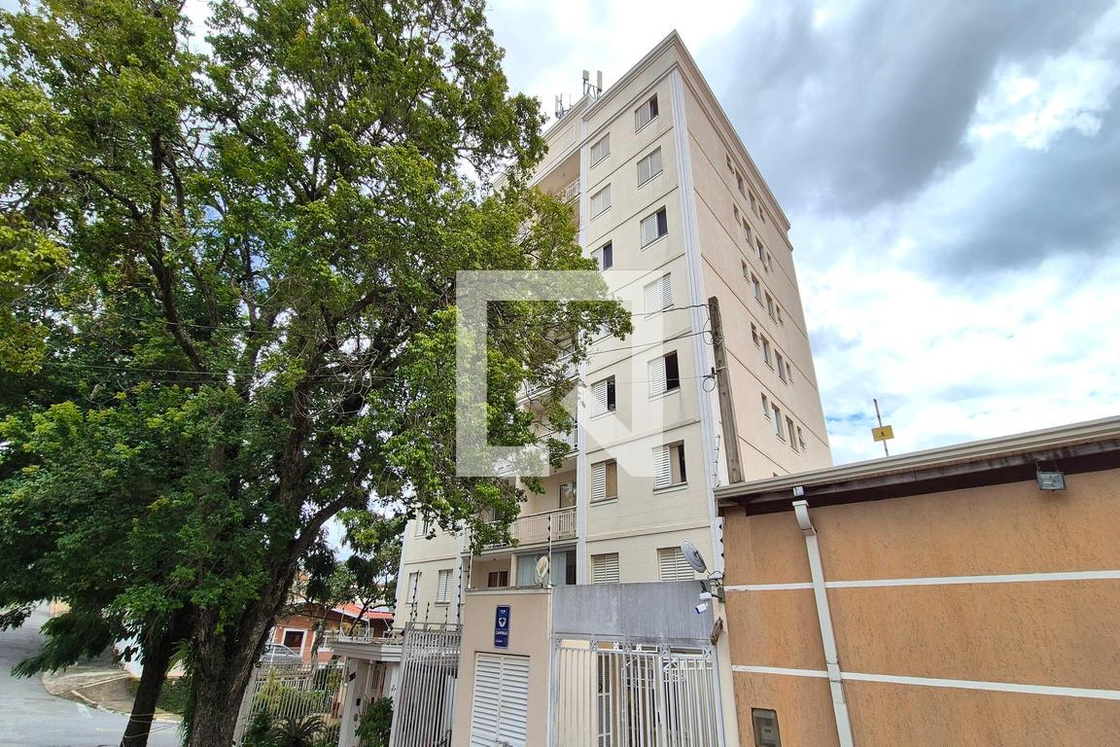 Fachada do Prédio Condomínio em Rua Dom Lino Deodato Rodrigues de Carvalho, 395