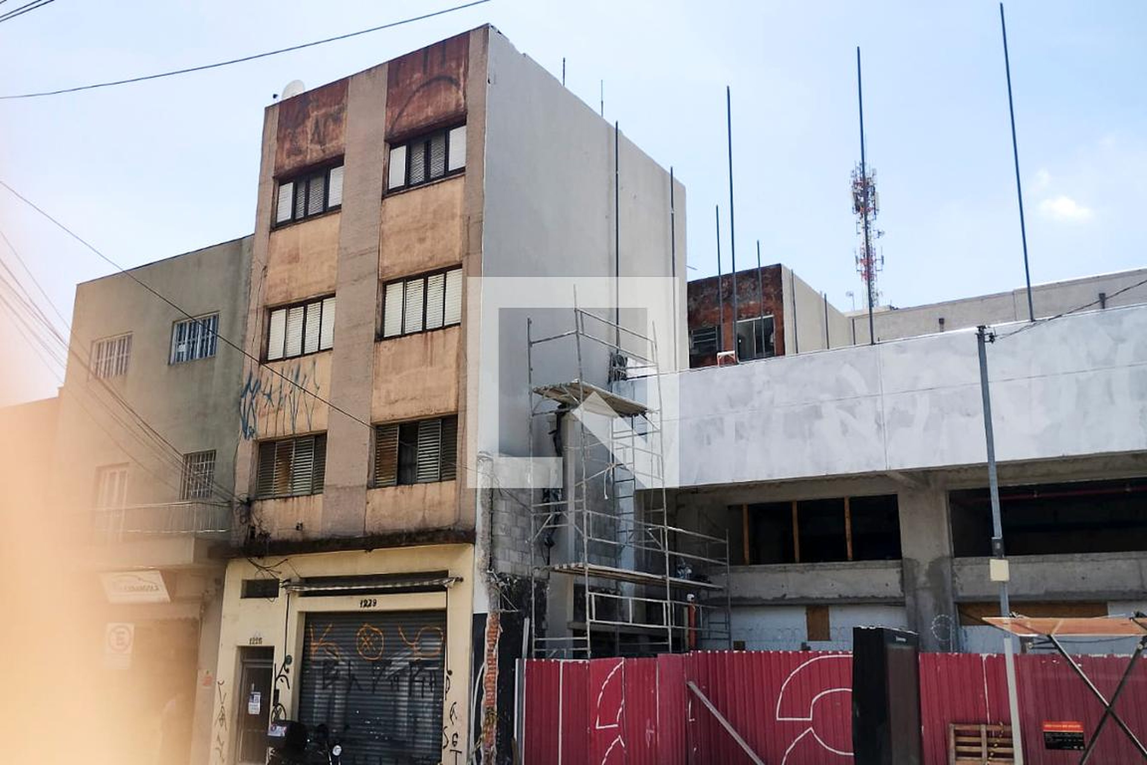 Fachada Condomínio em Rua Antônio de Barros, 1225