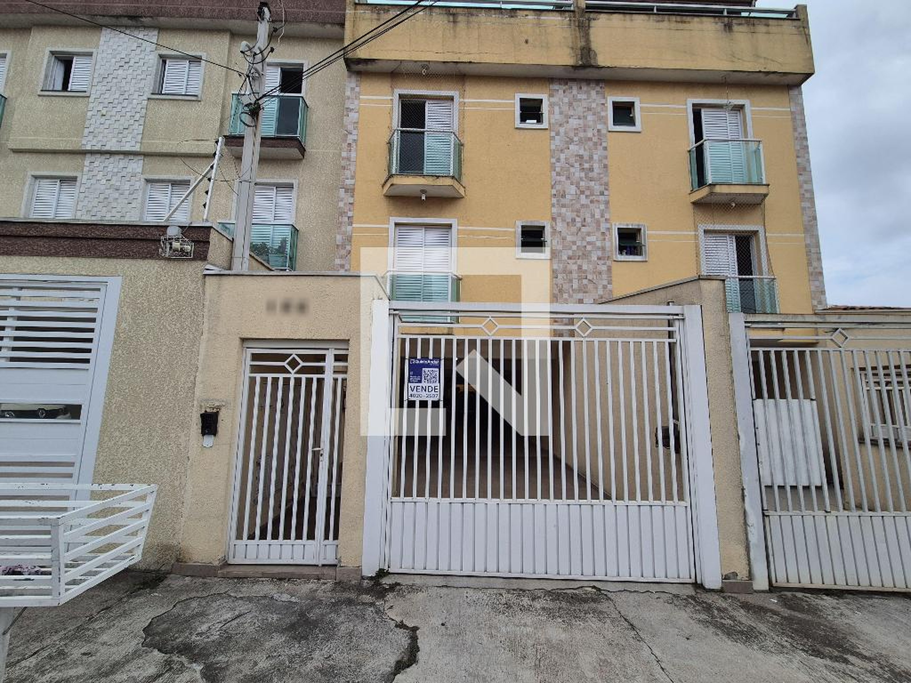 Fachada Condomínio em Rua Dalmácia, 166