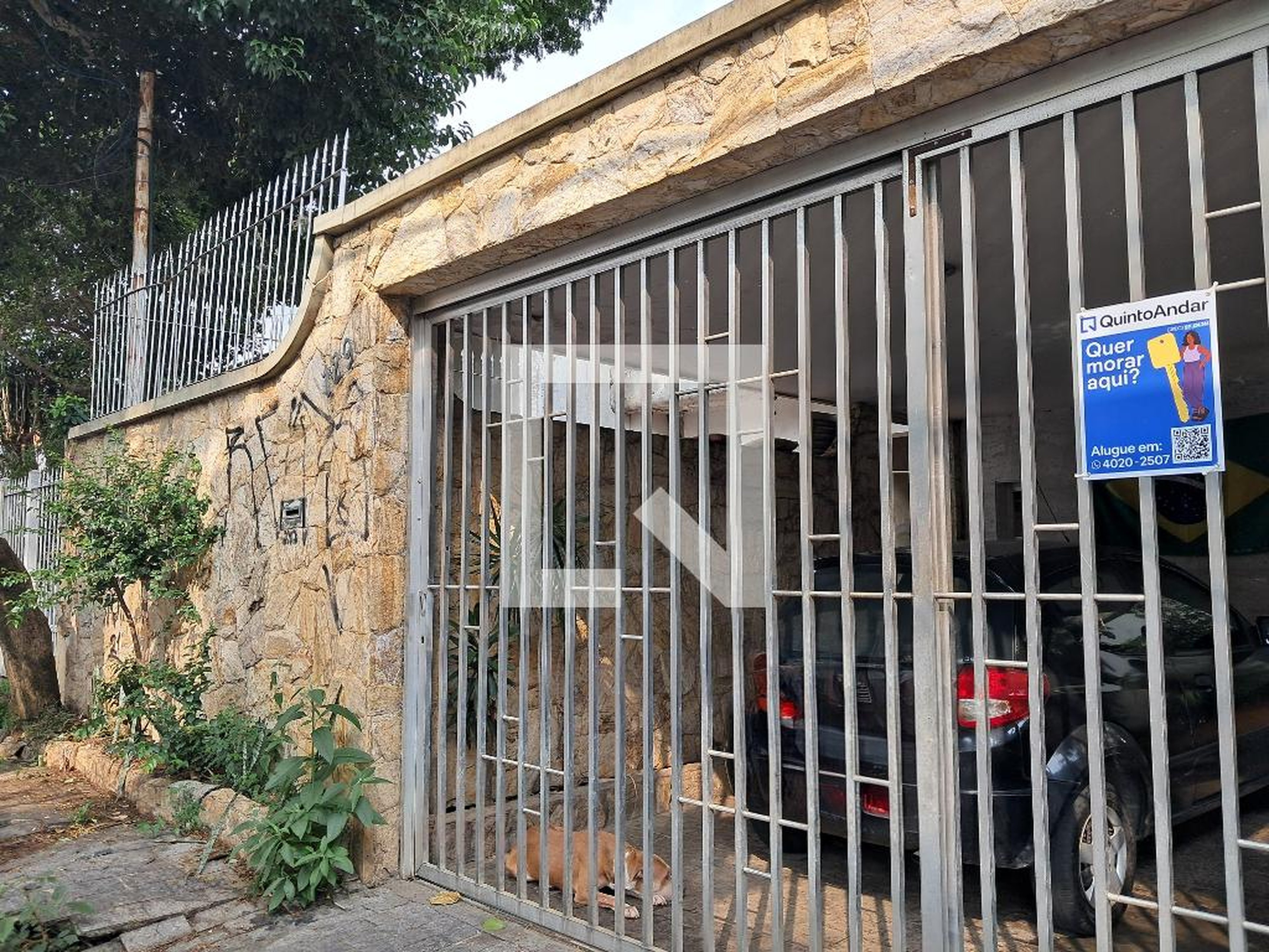 Fachada Condomínio em Rua Quirino Pucca, 129