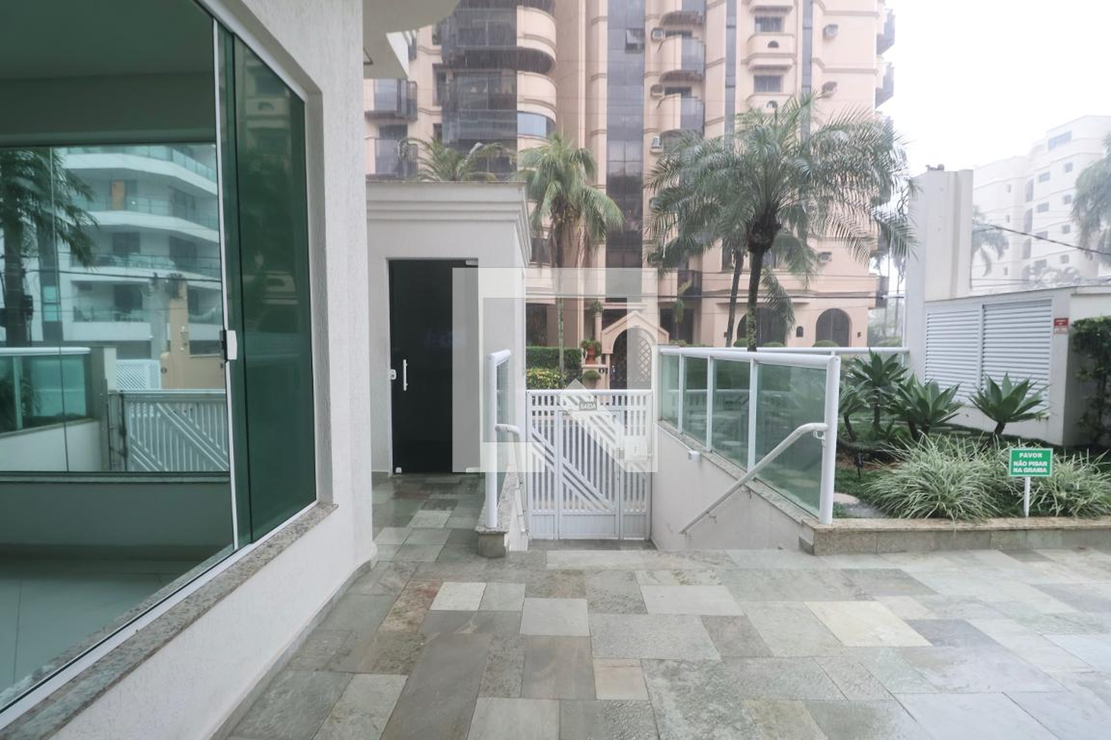 Fachada Condomínio em Rua Francisco Rebolo, 33