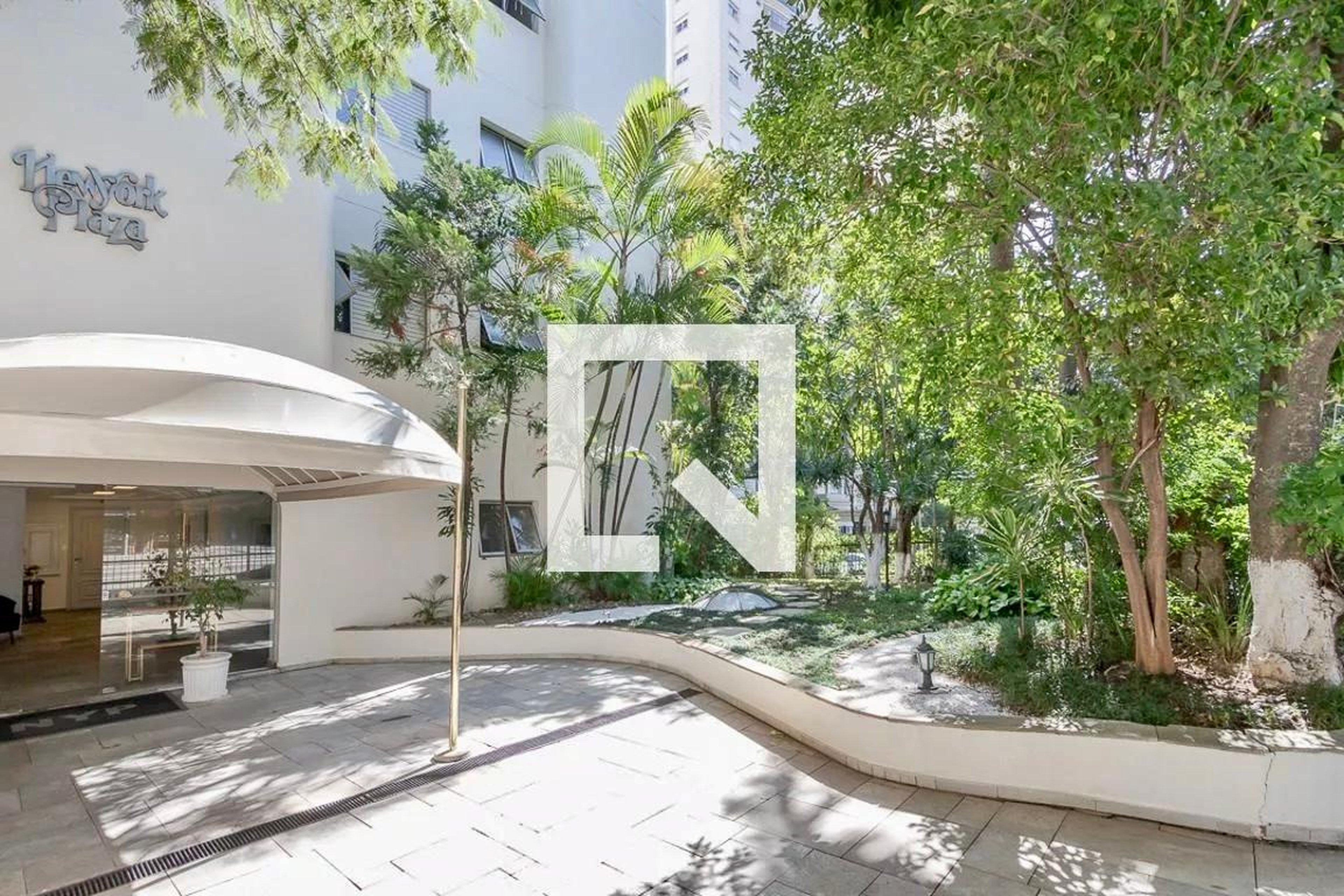 Entrada - New York Plaza