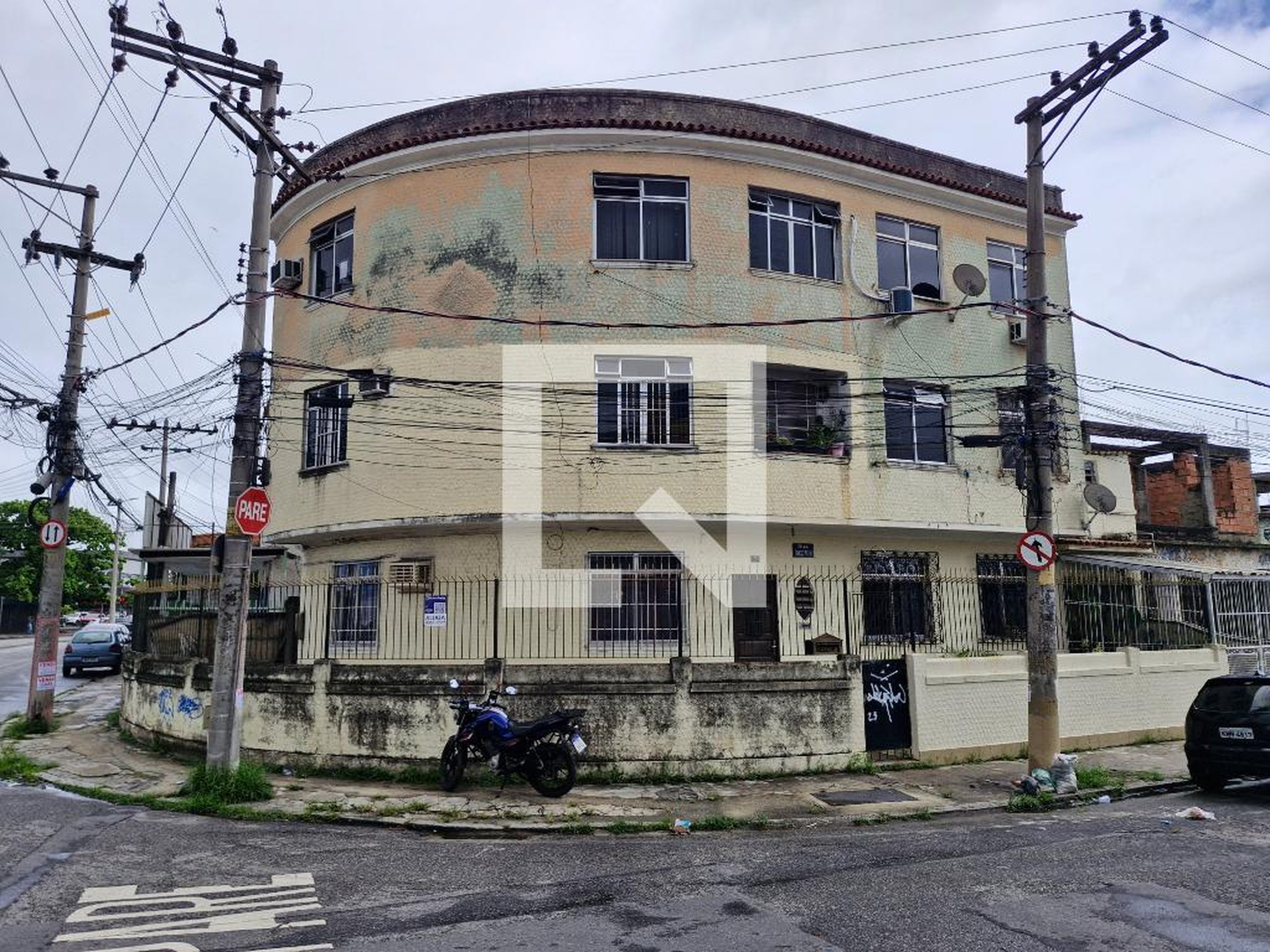 Fachada Condomínio em Rua Francisco Monteiro, 7