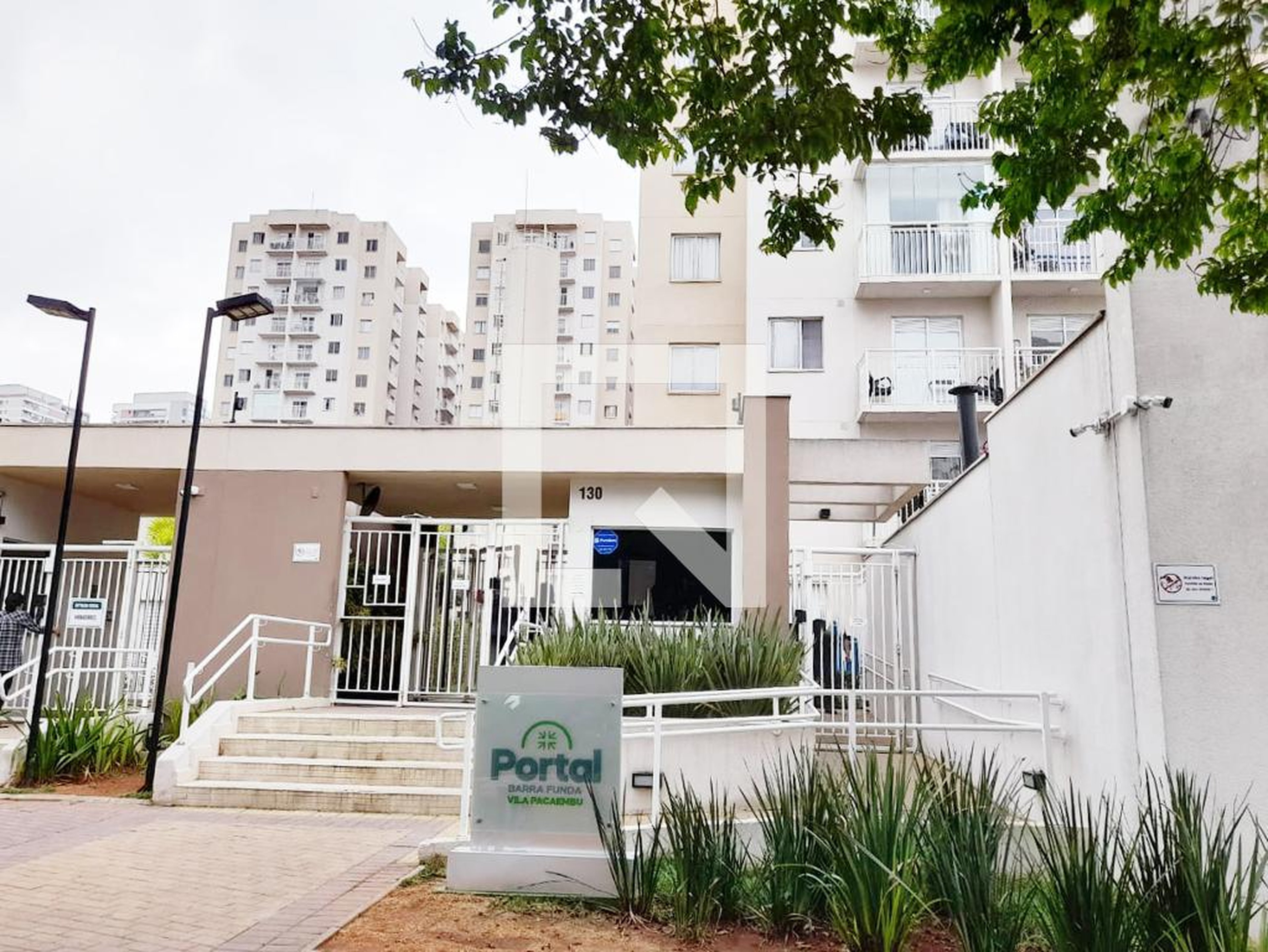 Fachada do Condomínio Condomínio Portal Barra Funda - Vila Pacaembu