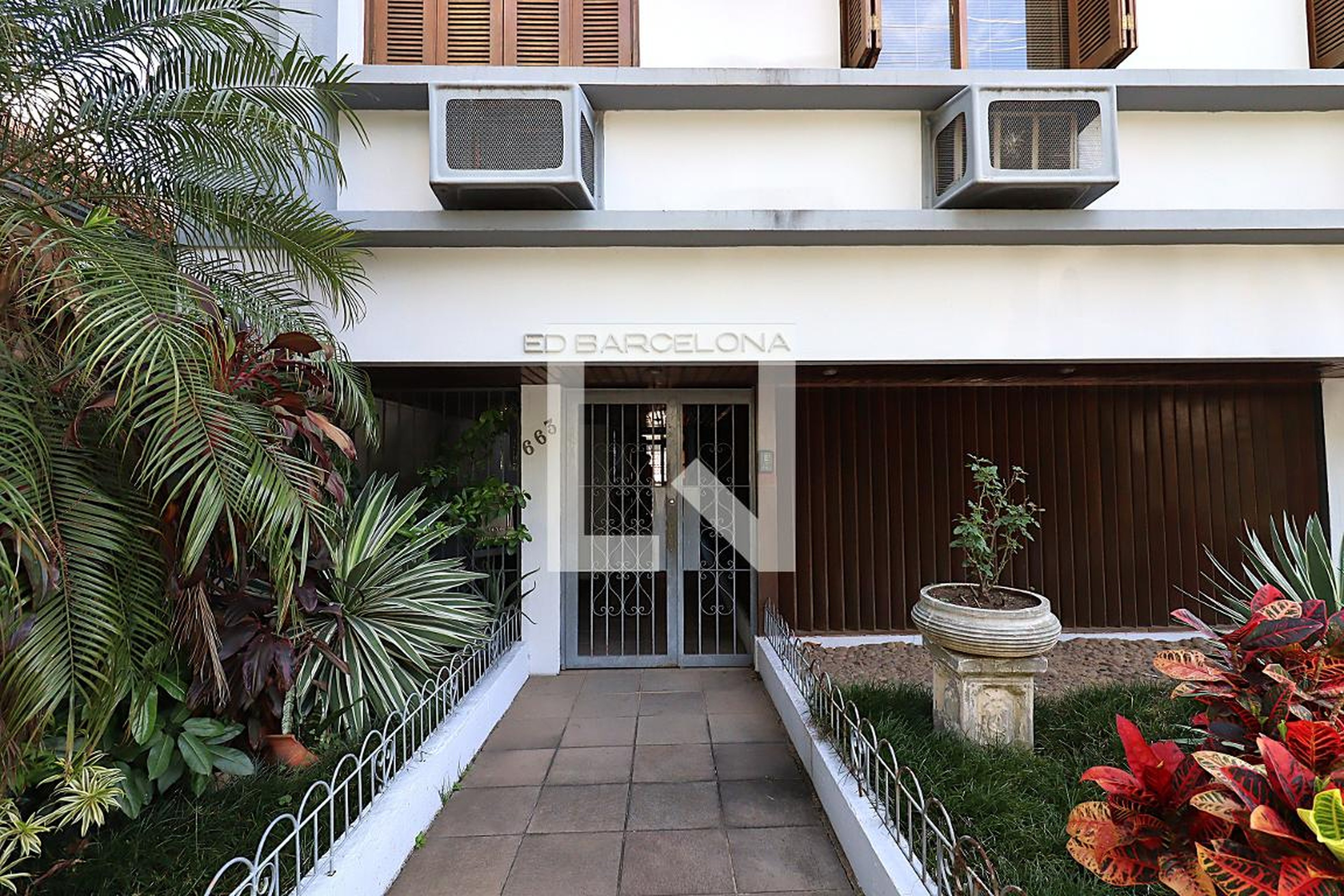 Entrada do Prédio - null