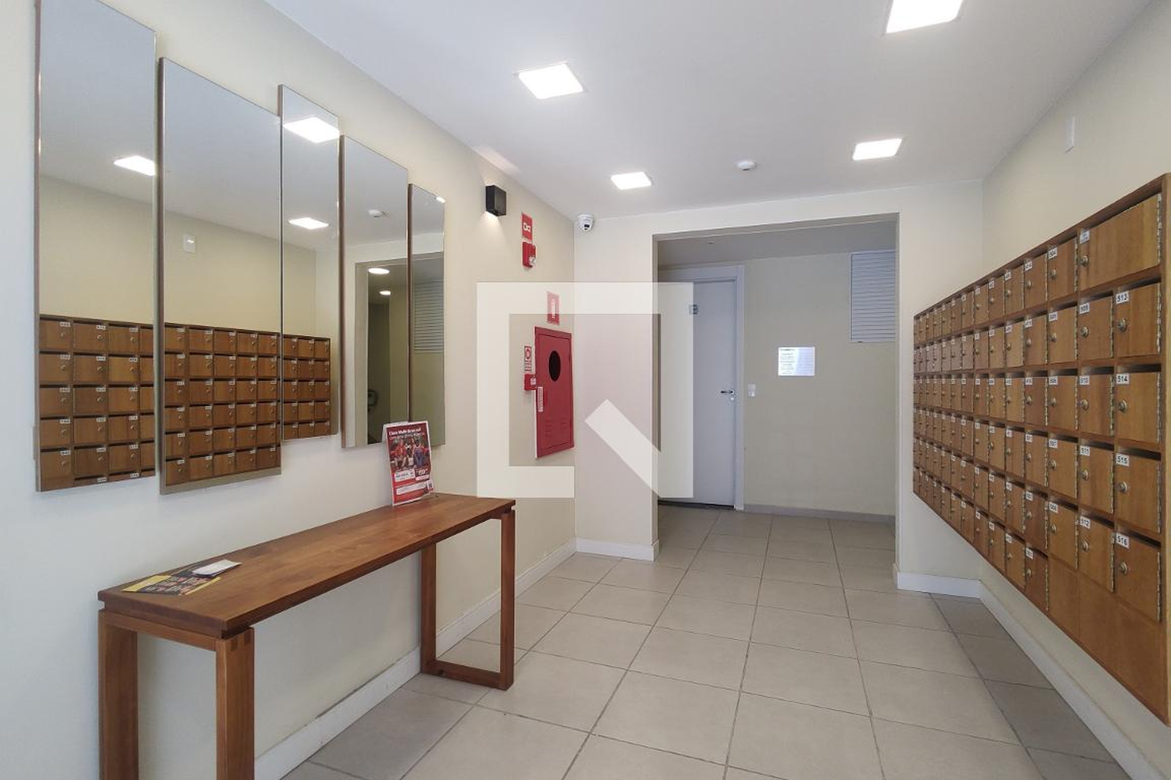 Hall de entrada Condomínio em Estrada Marechal Miguel Salazar Mendes de Moraes, 696