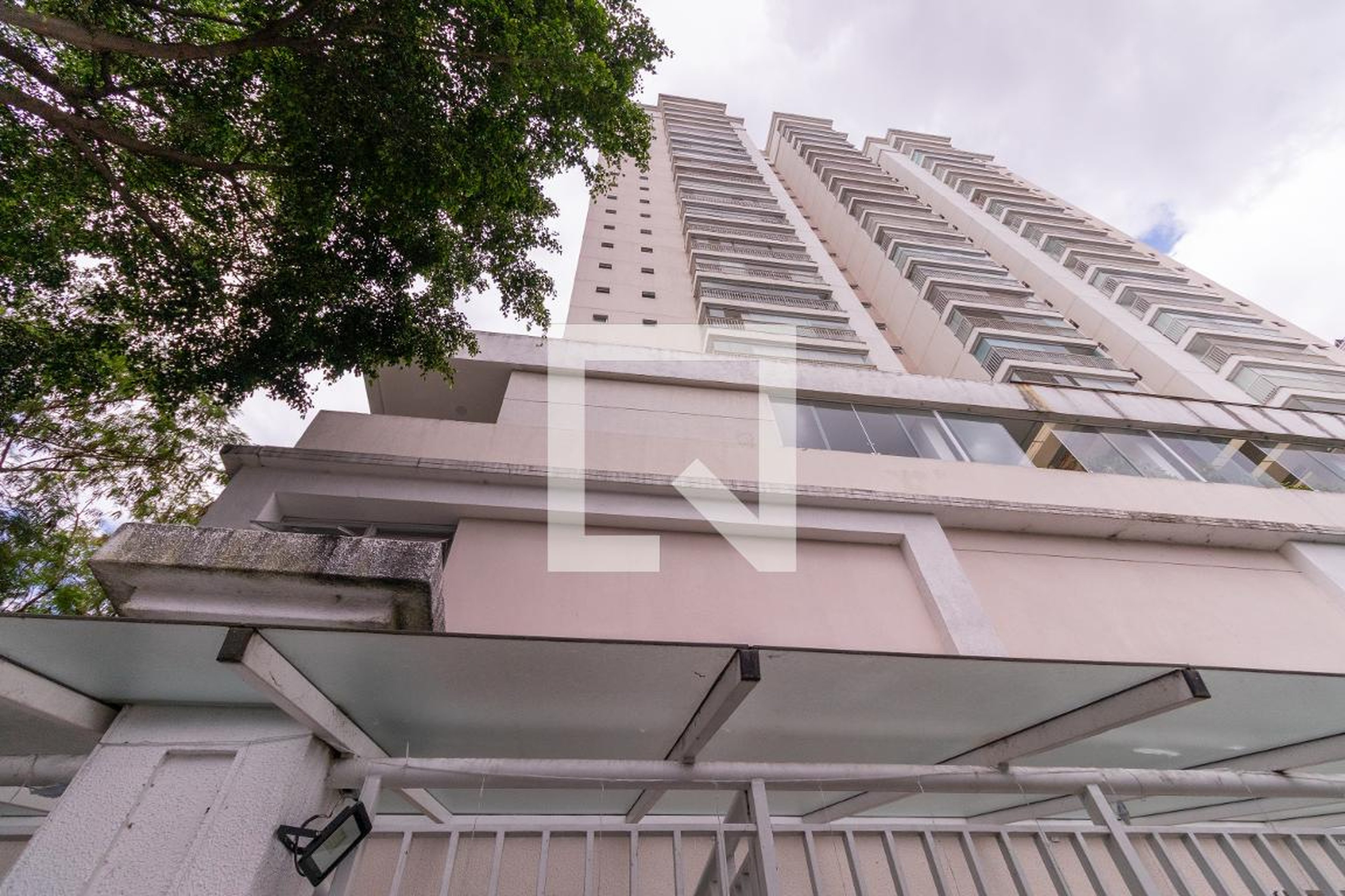 Fachada Condomínio Central Life Club