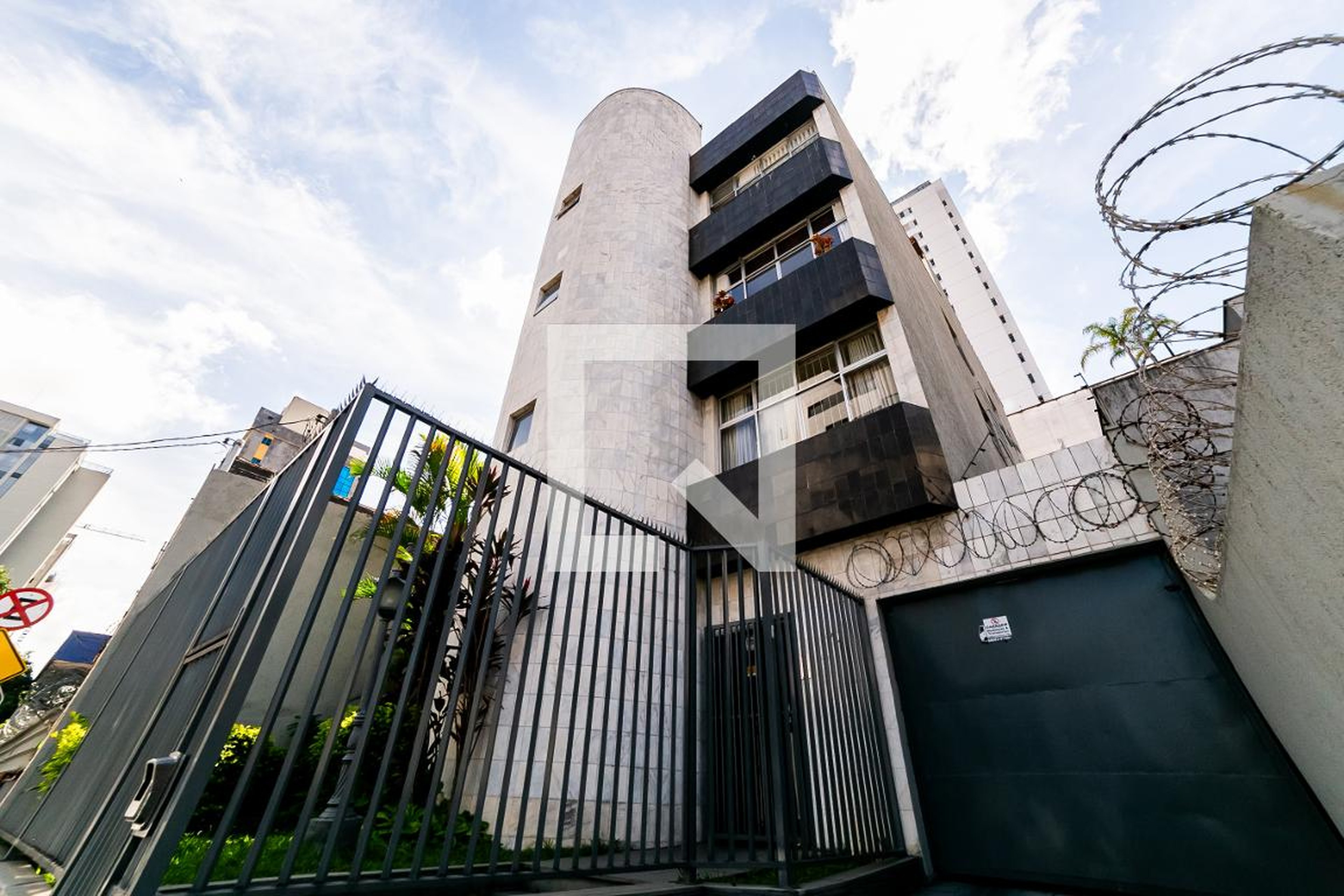 Fachada do Prédio Condomínio em Rua Professor Magalhães Drumond, 79