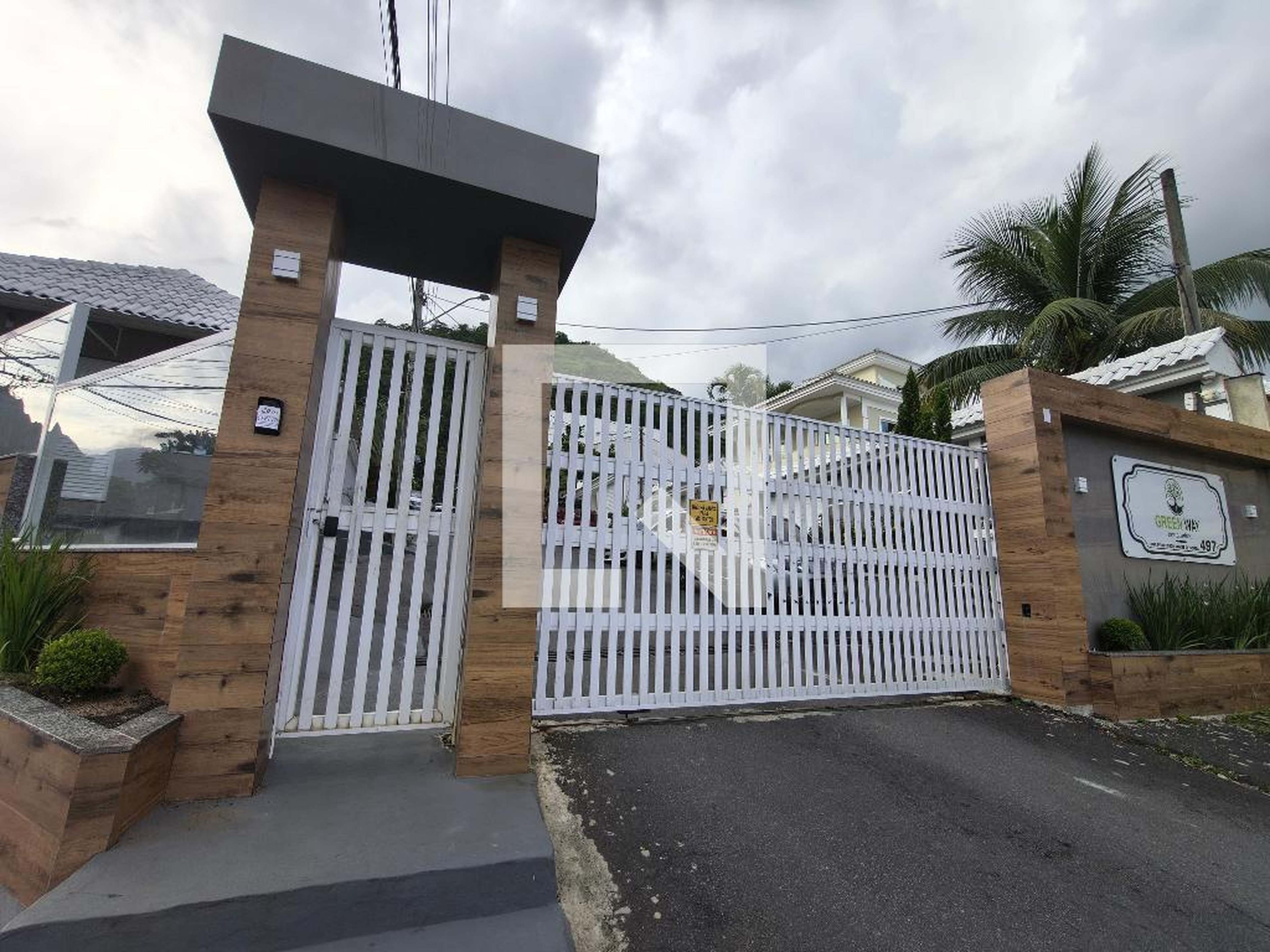 Portaria Condomínio em Rua Professor Gomes de Souza, 496