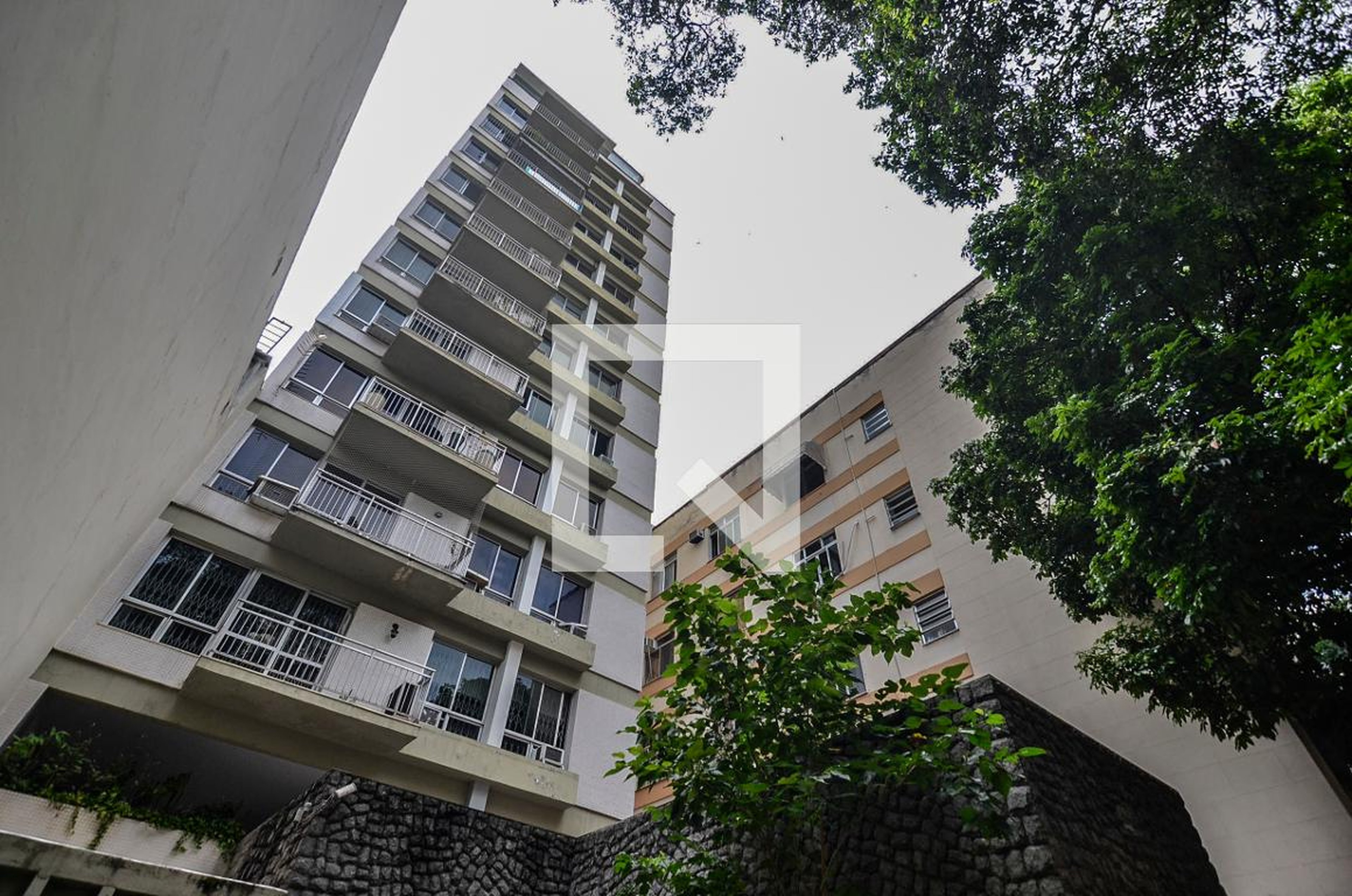 Fachada Condomínio em Rua Visconde de Figueiredo, 74