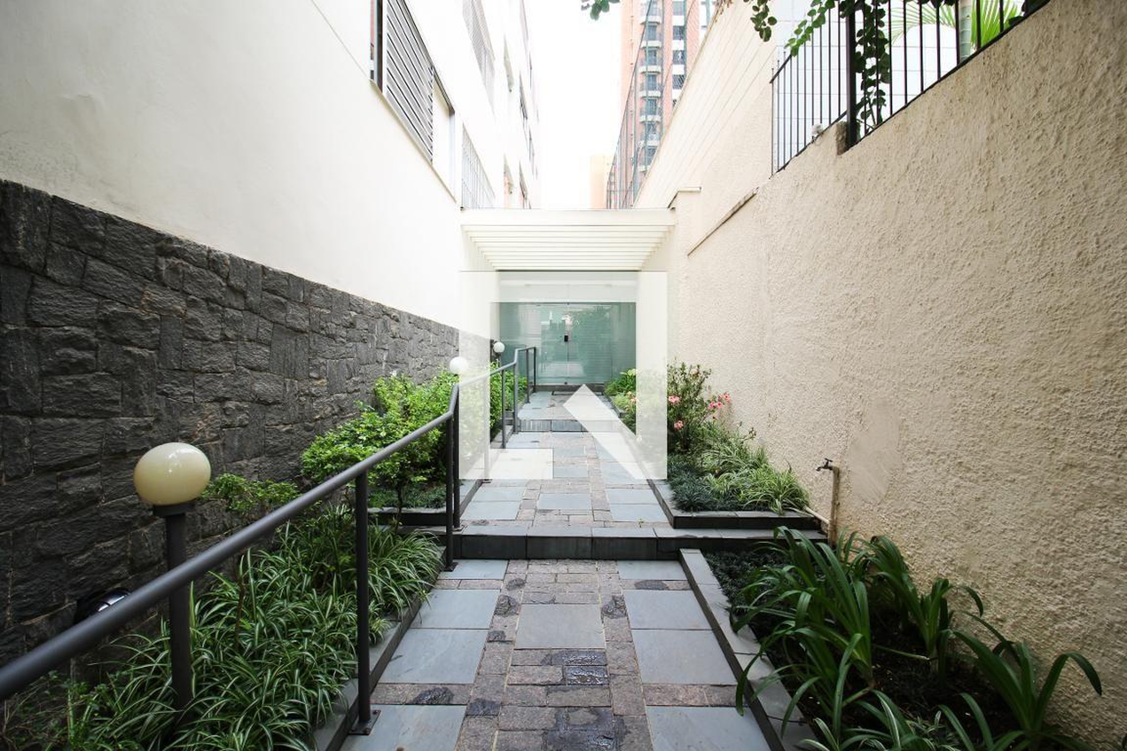 Entrada - Edifício Rouxinol