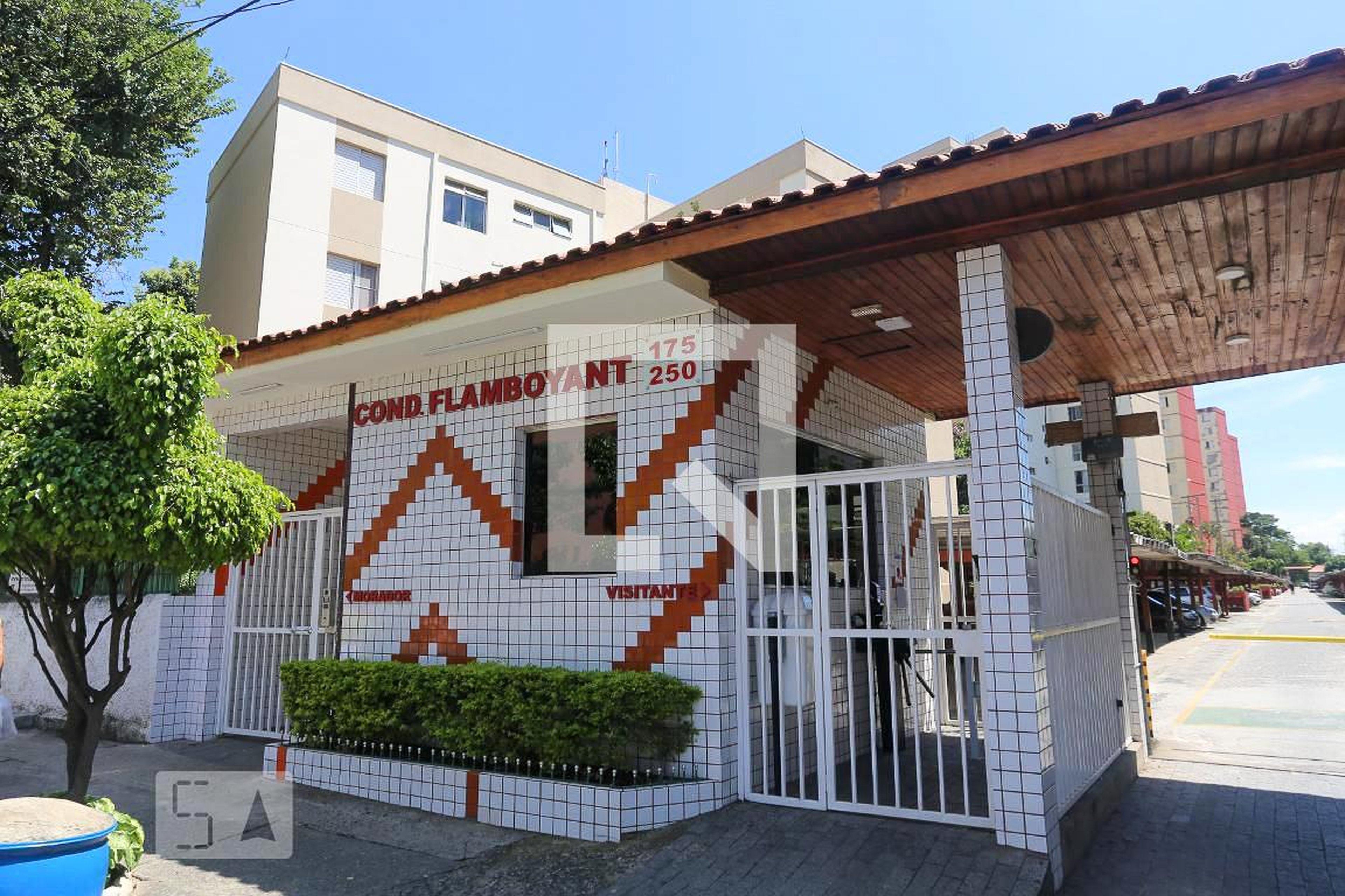 Fachada Condomínio em Rua Paula Rodrigues, 250