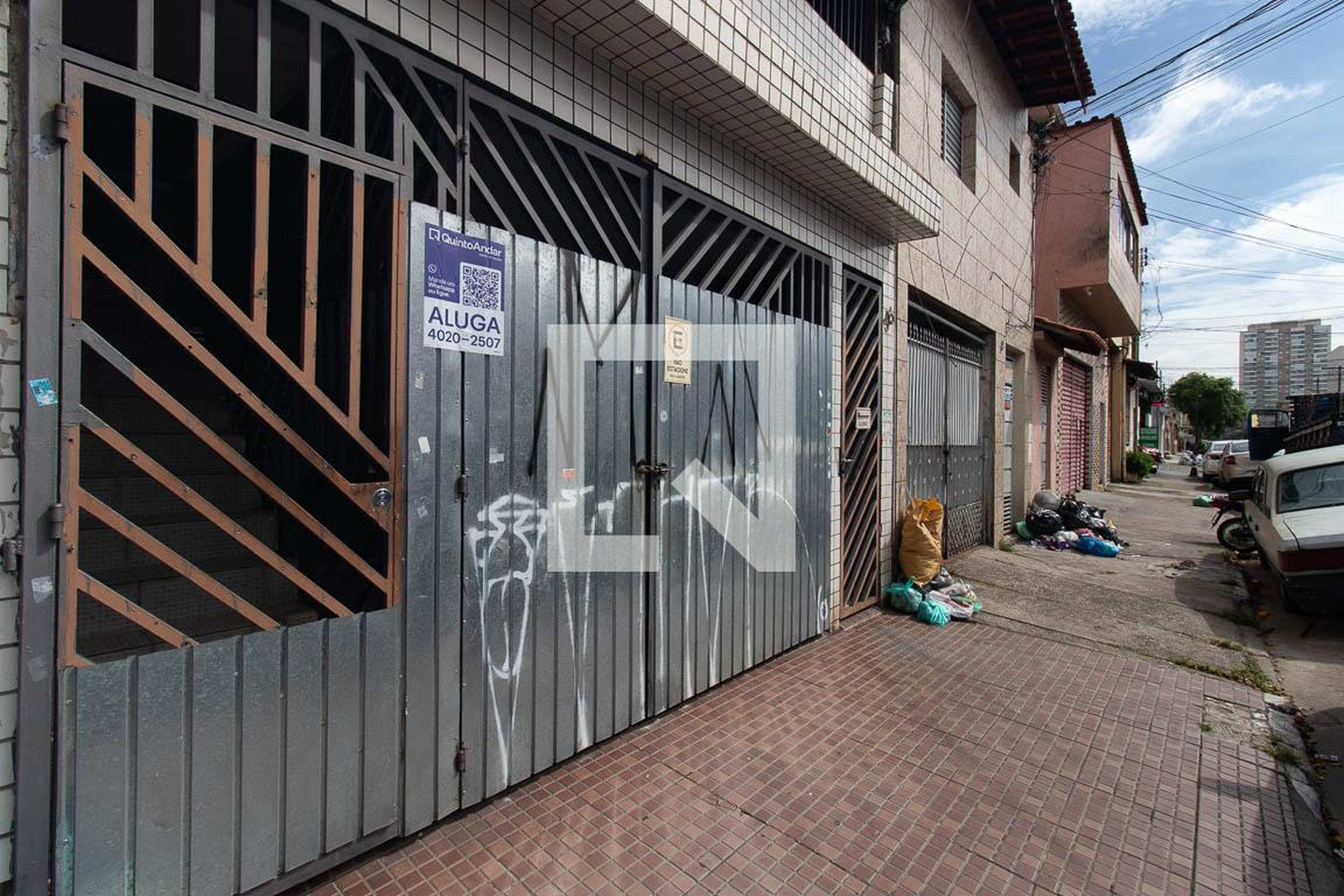 Fachada Condomínio em Rua Dias da Silva, 315