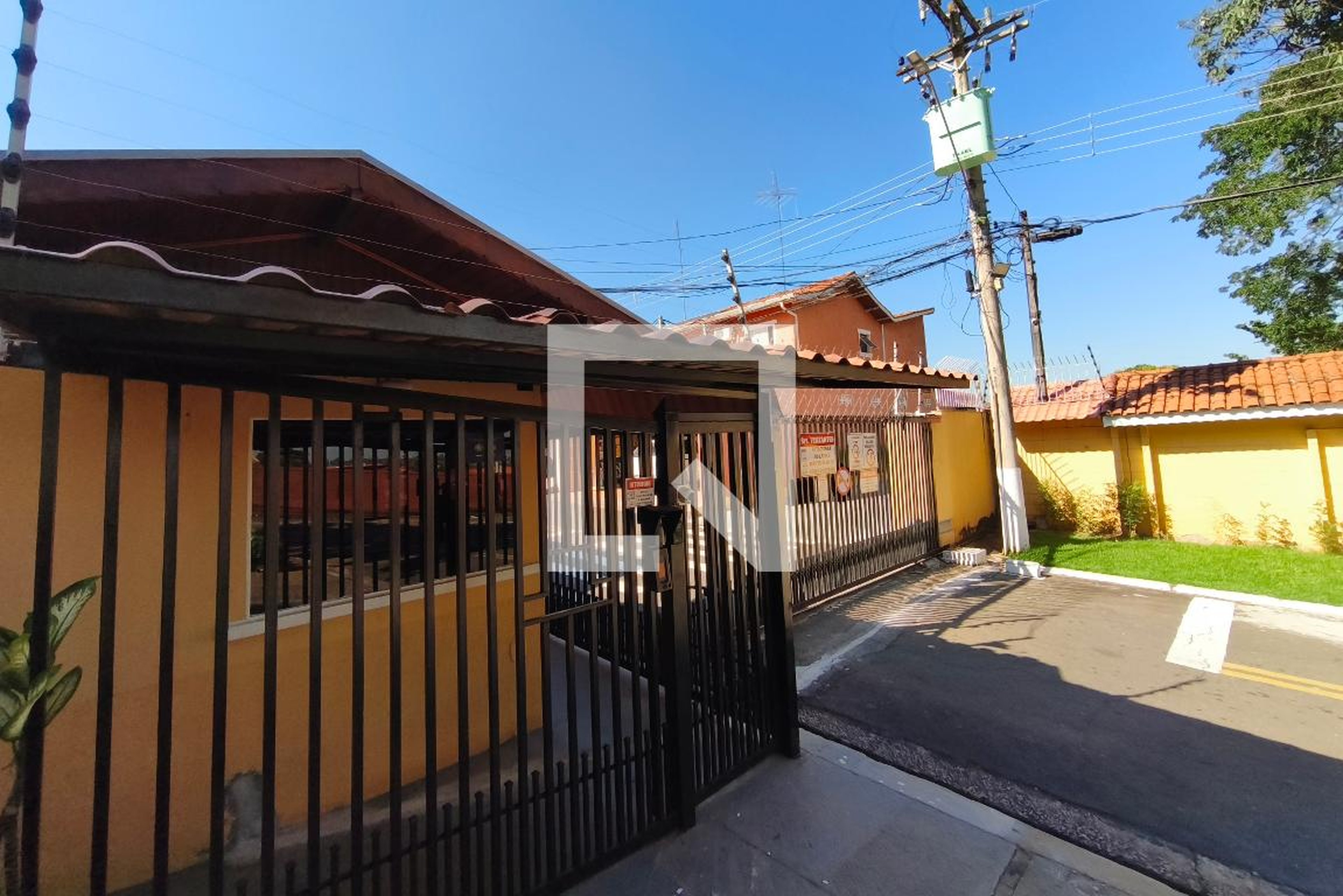 Fachada do Condomínio Condomínio Village Amoreiras