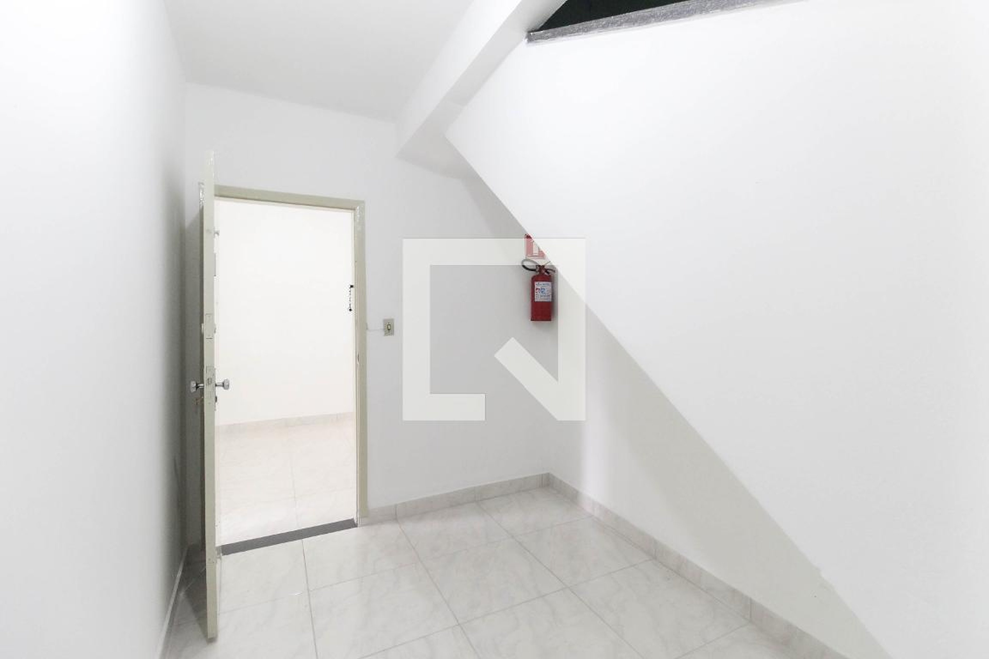 Hall de Entrada Condomínio em Rua Arlindo Colaço, 51