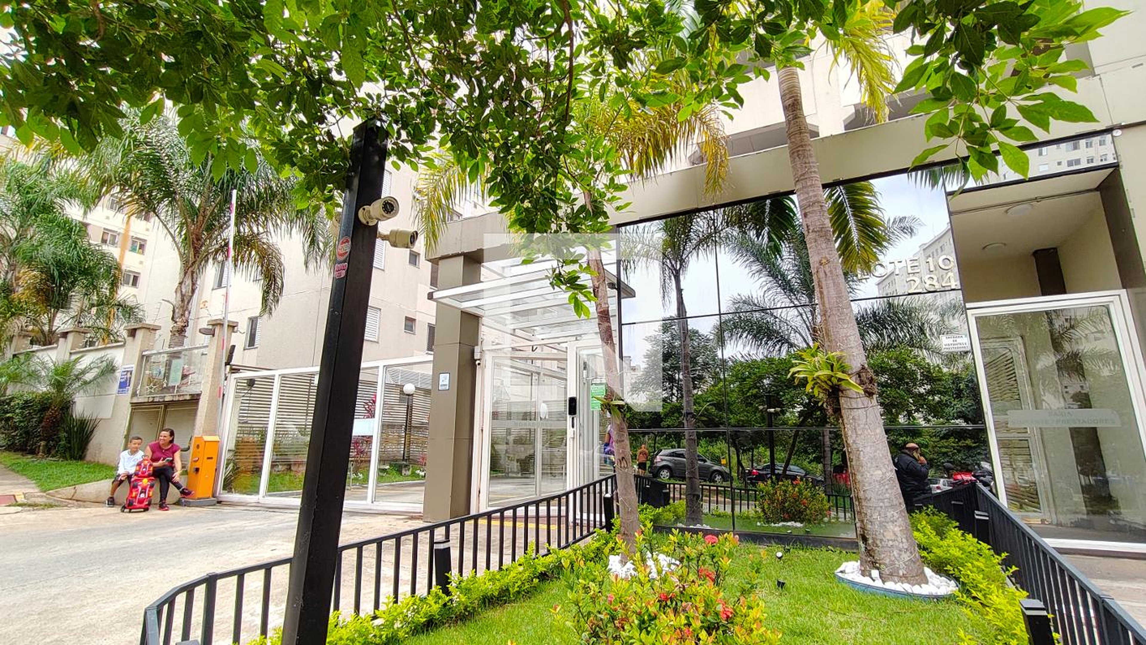 Fachada Condomínio em Avenida Aparecida do Rio Negro, 282