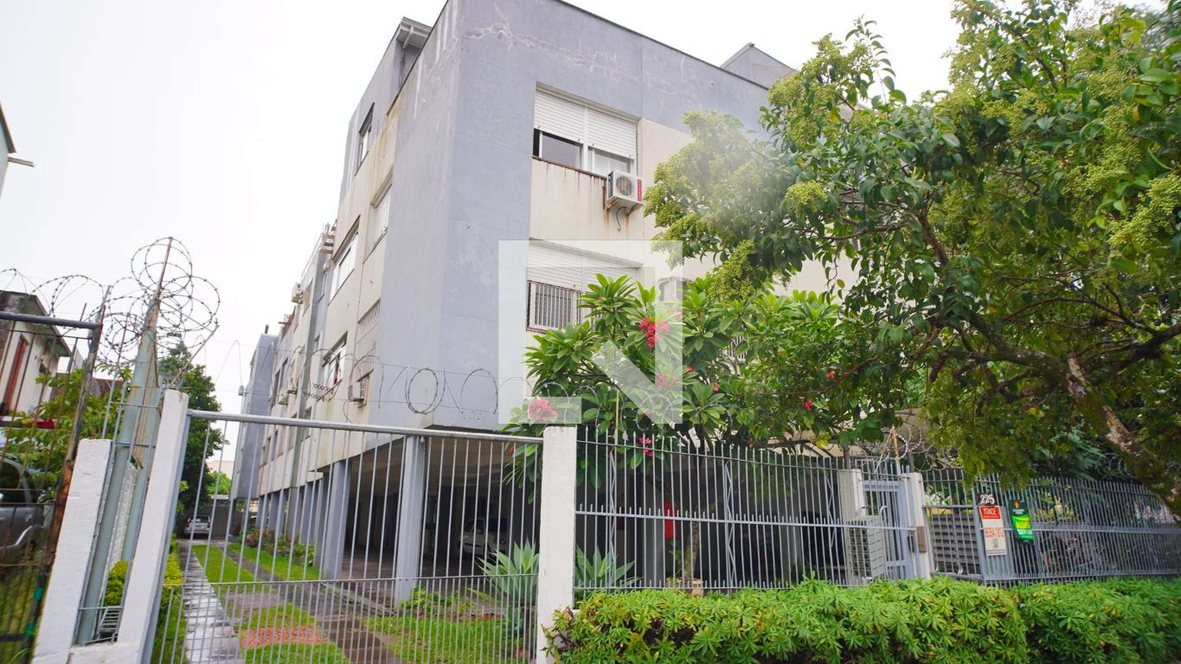 Fachada do Prédio Condomínio em Rua Jataí, 225