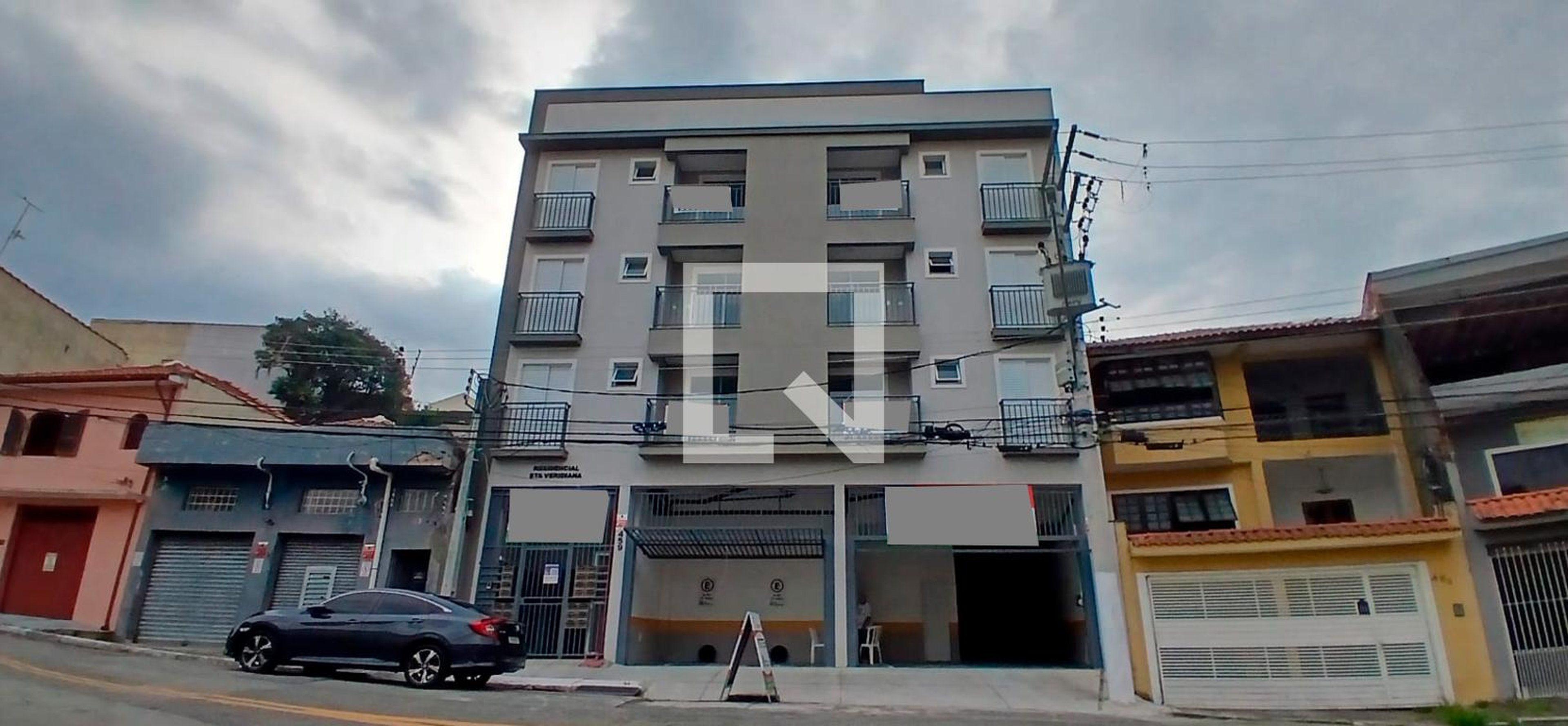 Fachada Condomínio em Rua Santa Veridiana, 459