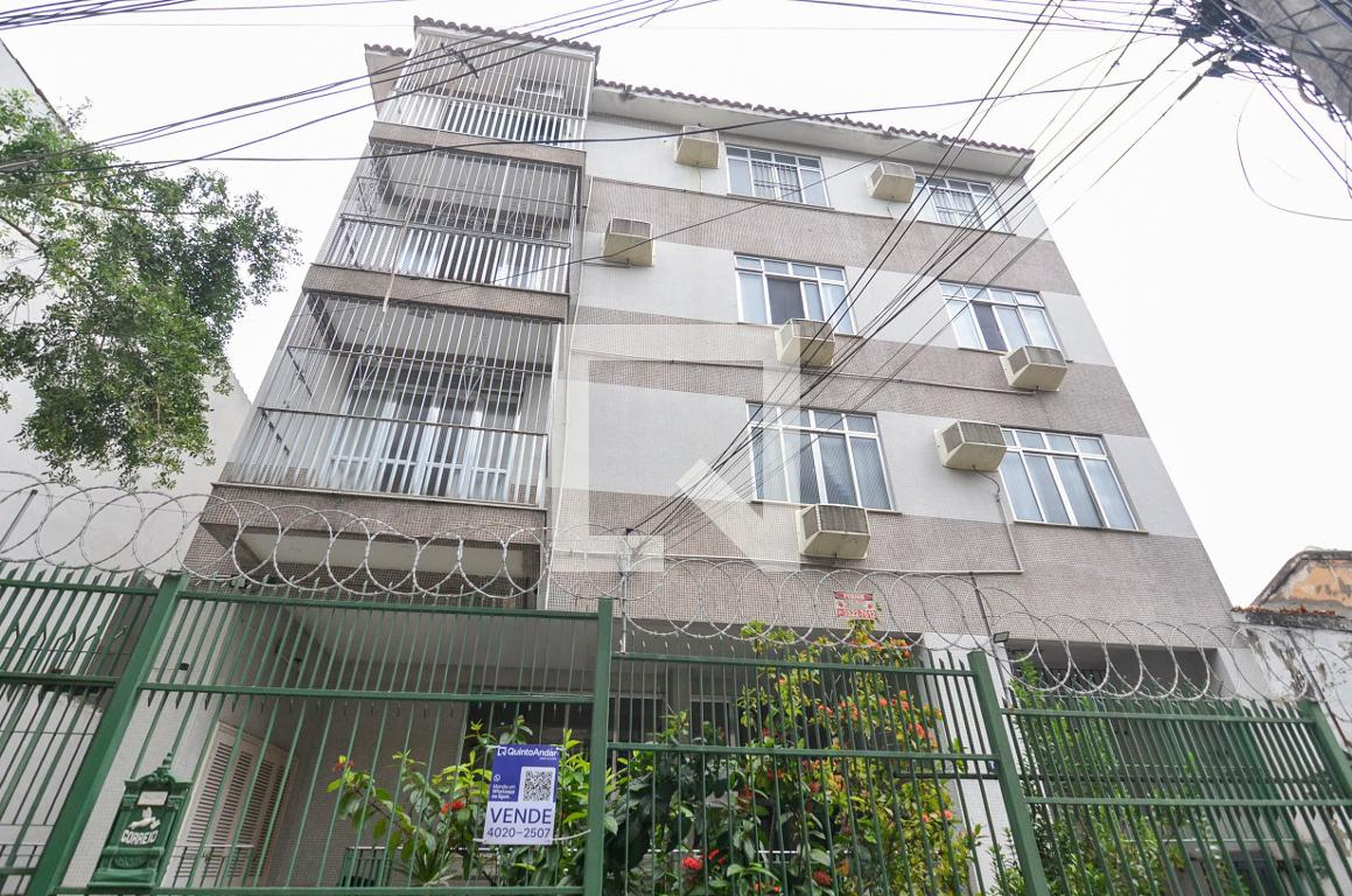 Fachada Condomínio em Rua Antônio de Pádua, 14