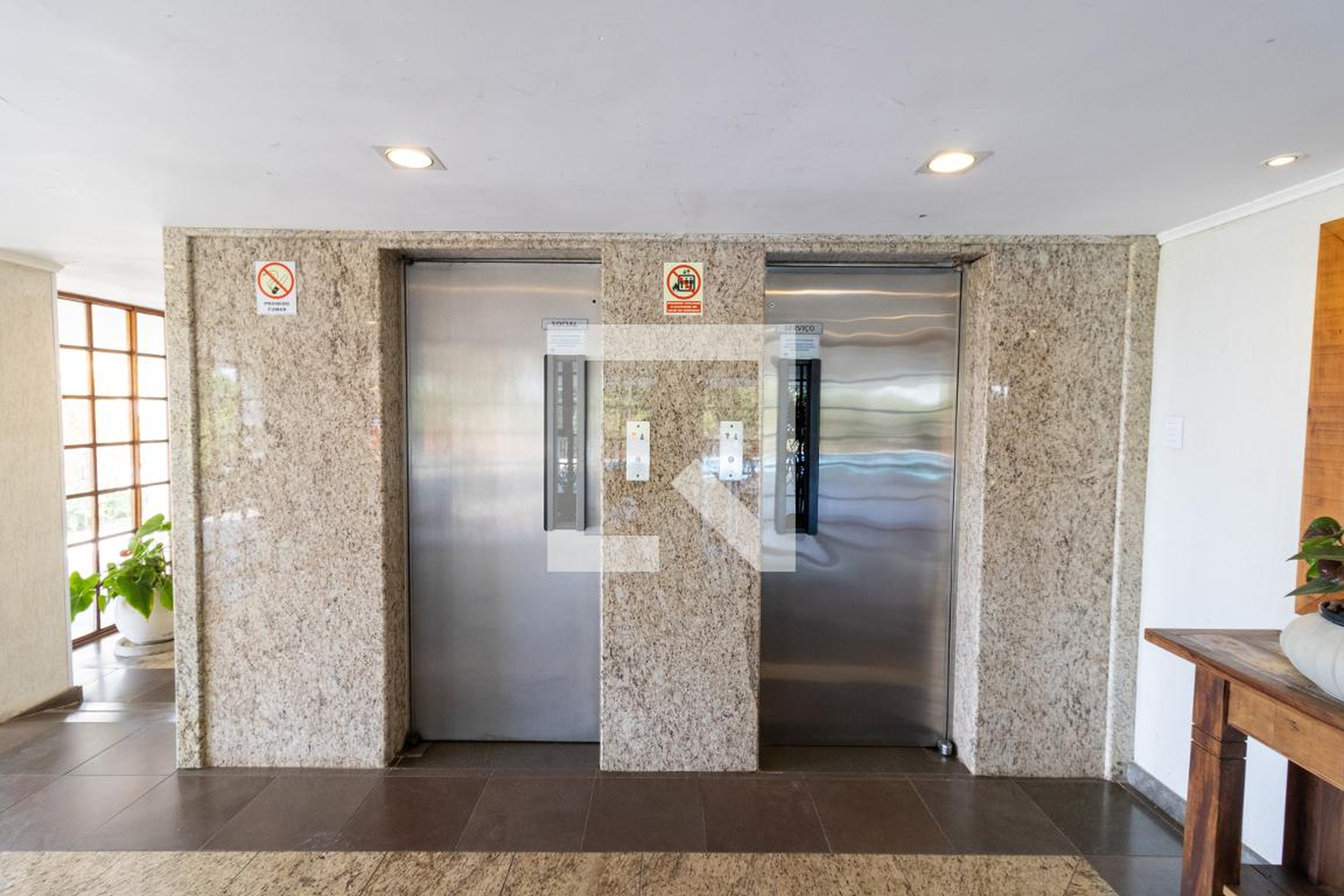 Hall de entrada - Edifício Parque Oliveira