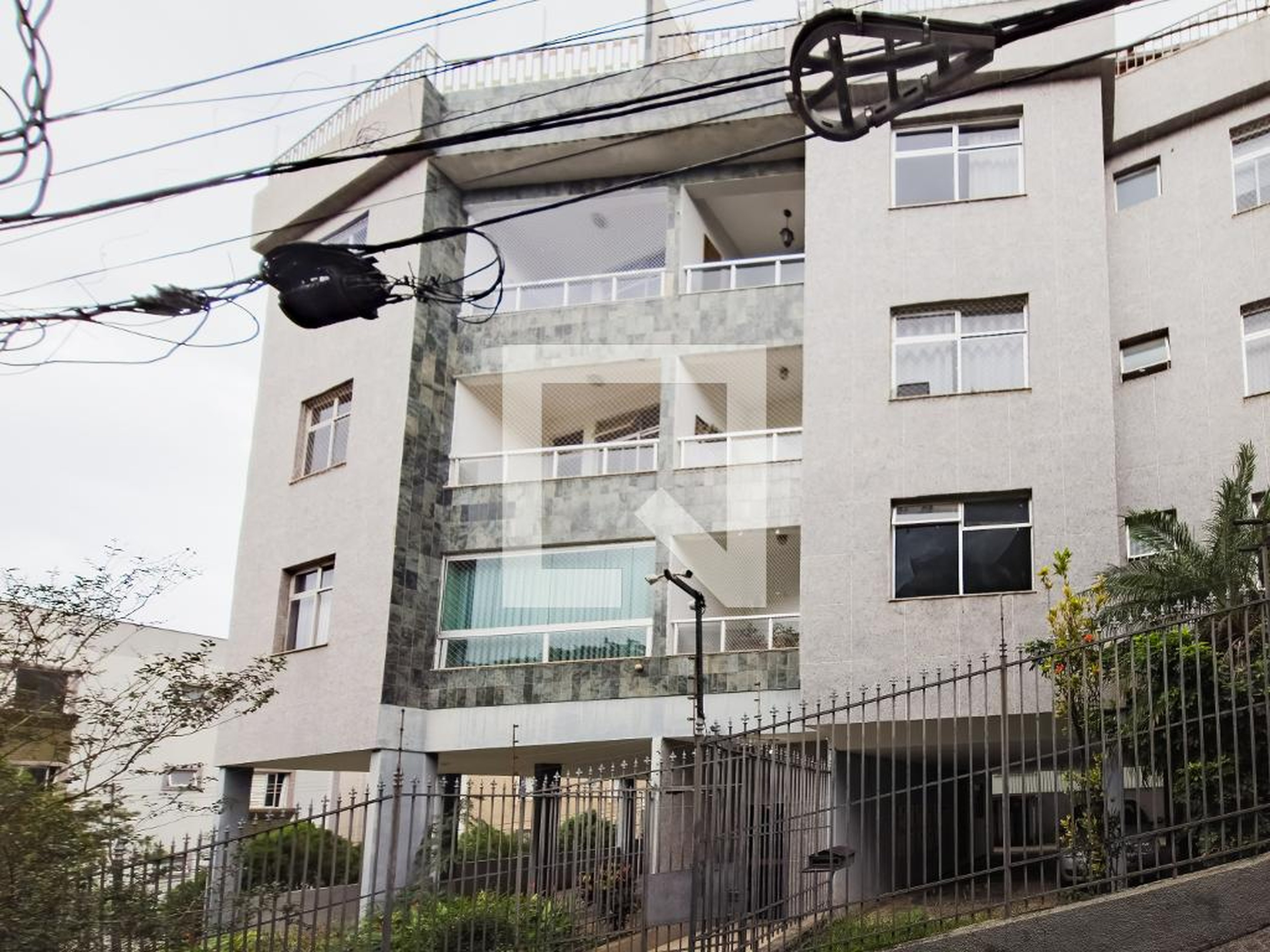 Fachada Condomínio em Rua Mar de Espanha, 890