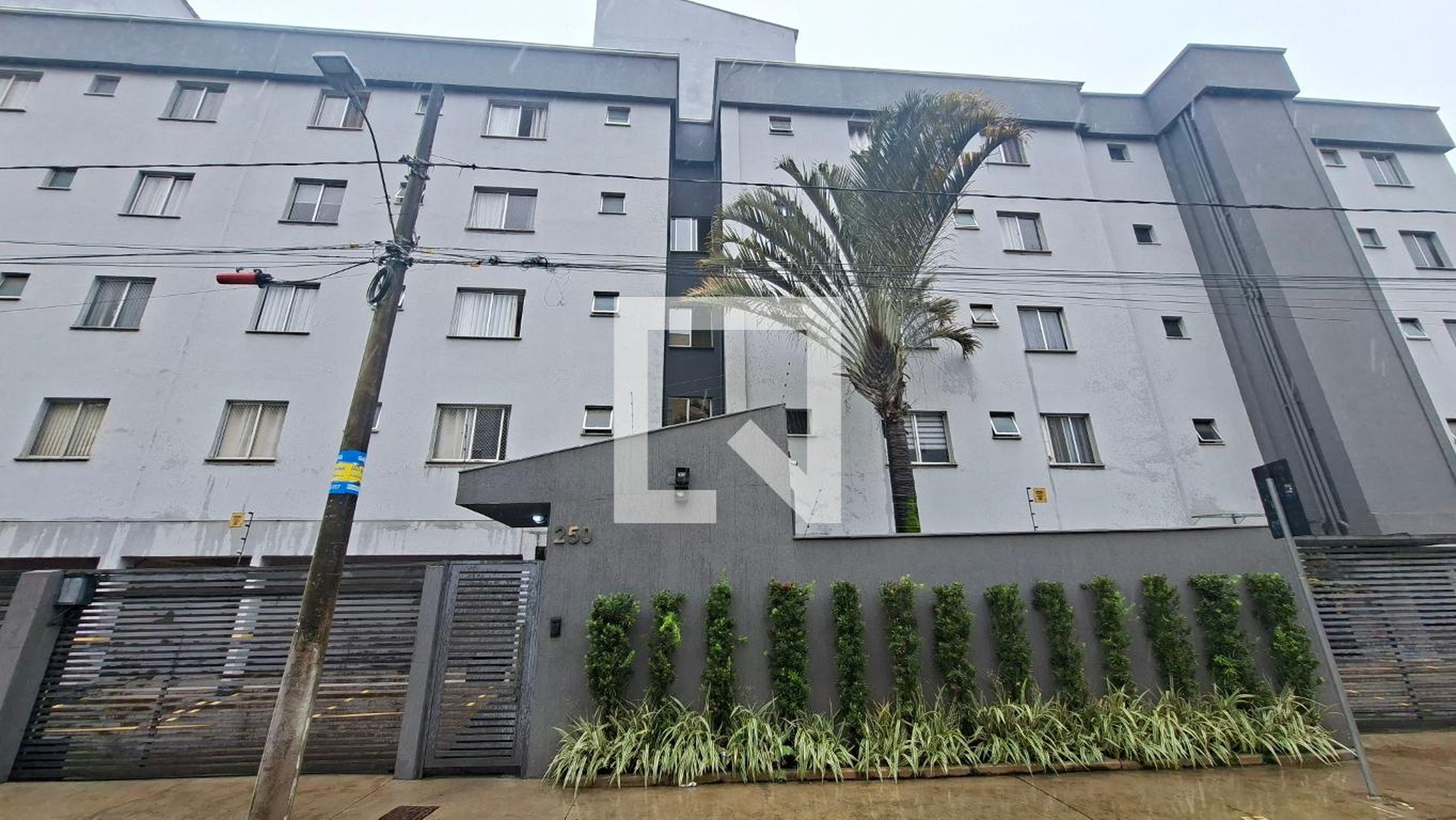 fachada Condomínio em Rua Aimée Semple Mcpherson, 250