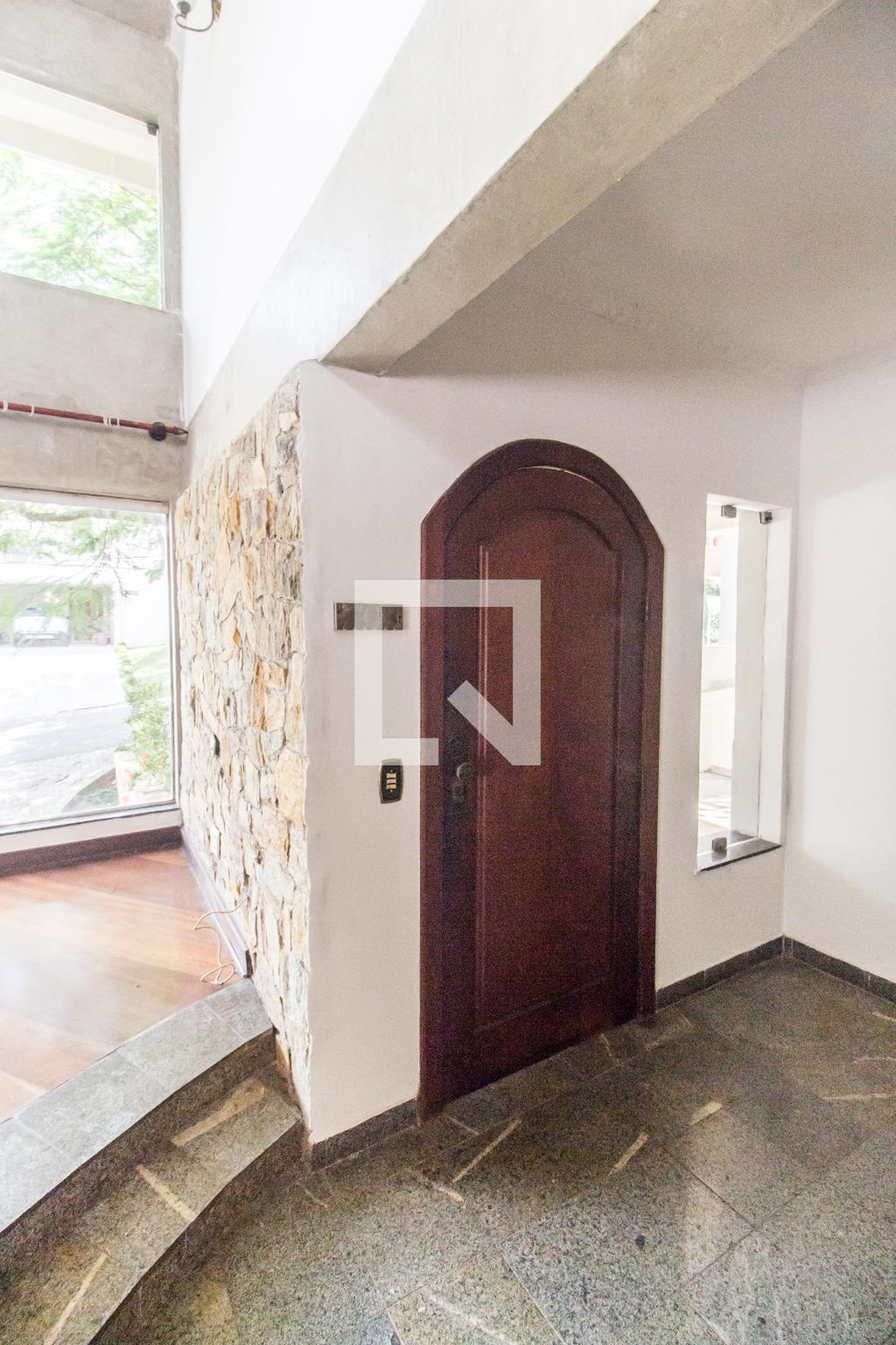 Entrada Condomínio em Alameda Peruíbe, 570