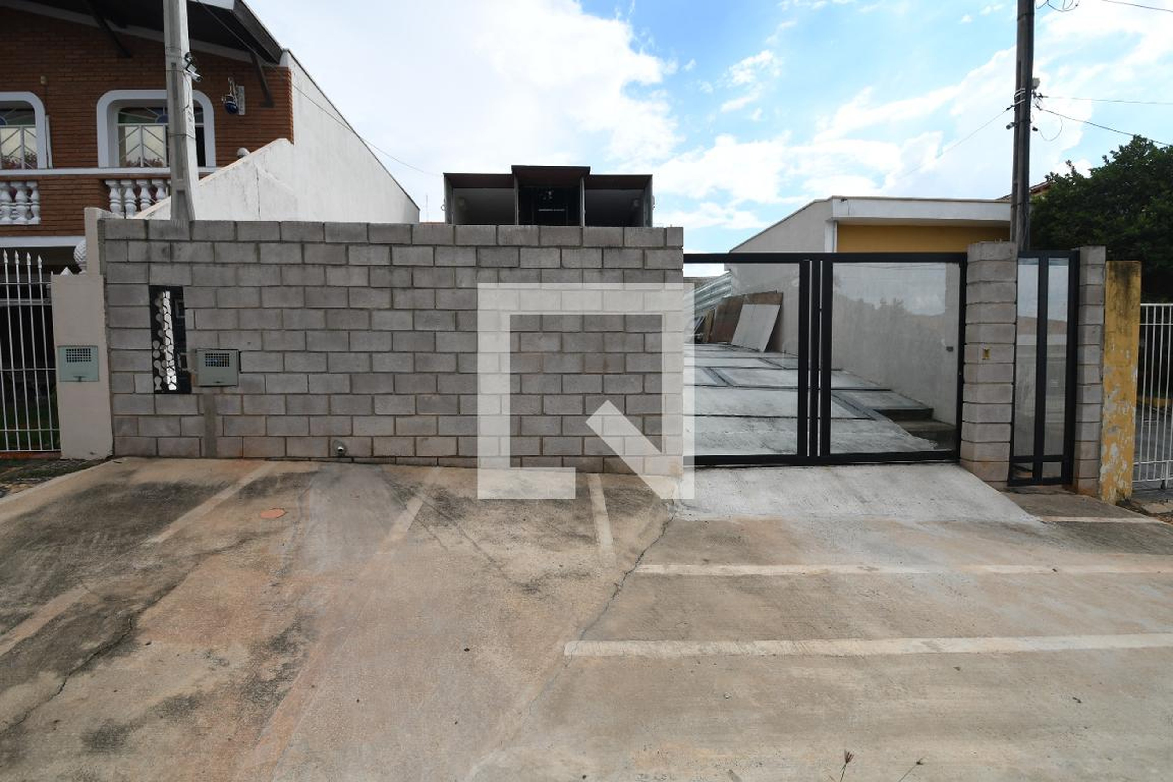 Fachada Condomínio em Rua Roberto Símonsen, 715