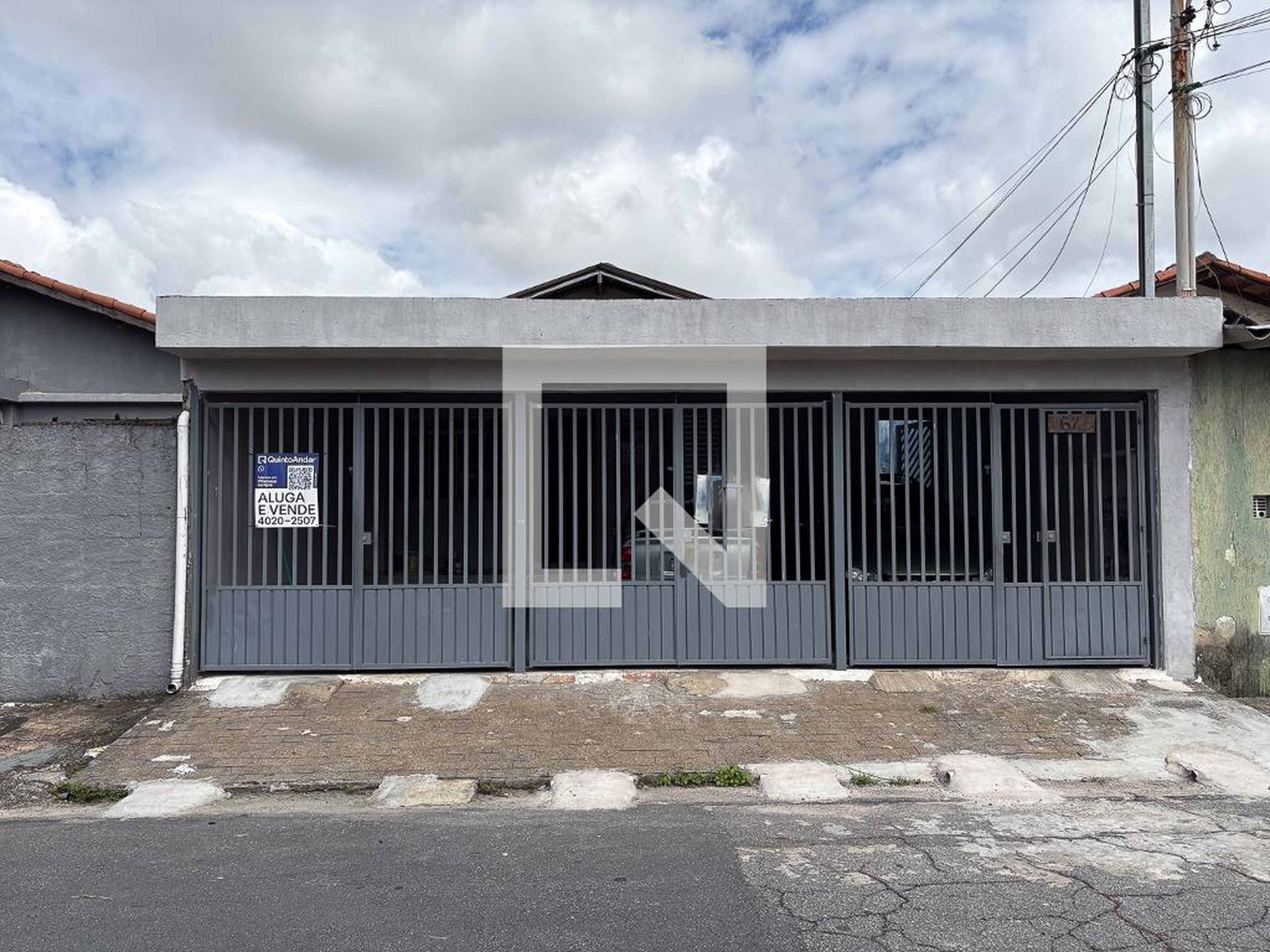 Fachada Condomínio em Rua Via Láctea, 67