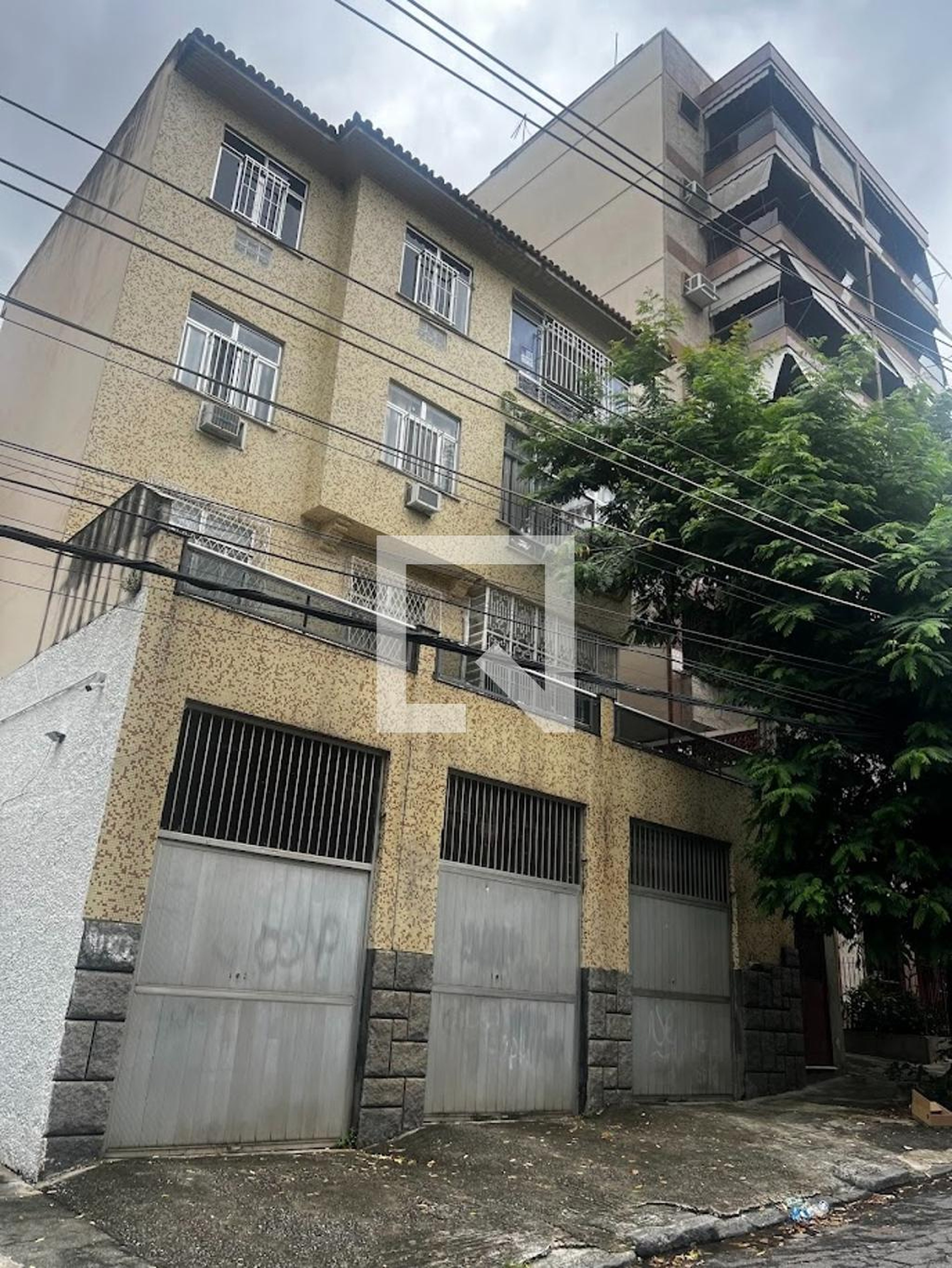 Fachada Condomínio em Rua Dezoito de Outubro, 501