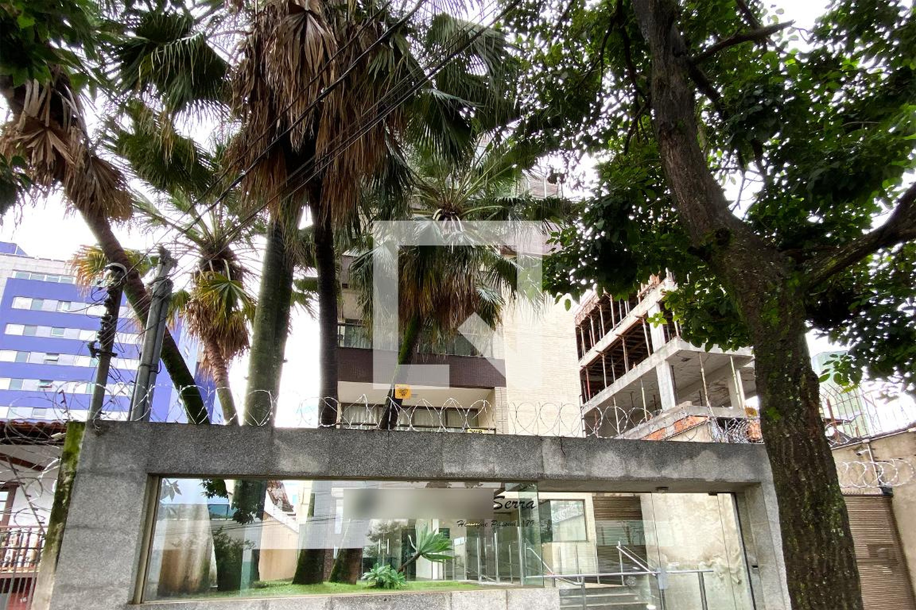 Fachada Condomínio em Rua Henrique Passini, 179