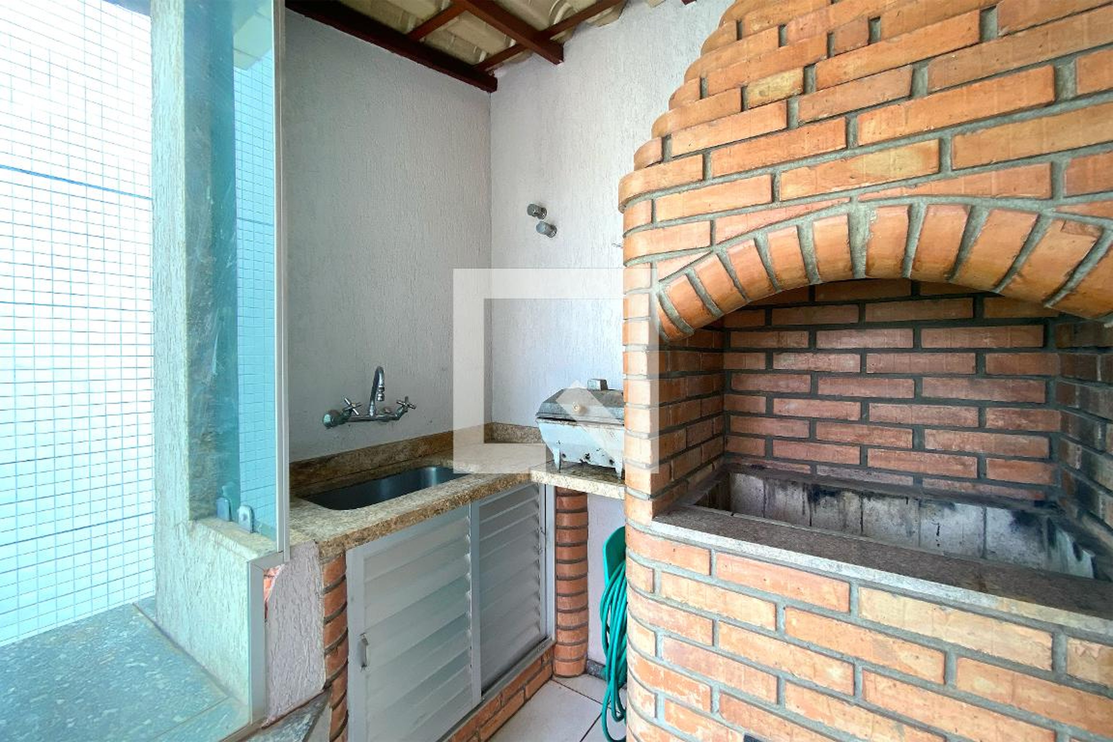 Churrasqueira Condomínio em Rua Carlos Peixoto, 555