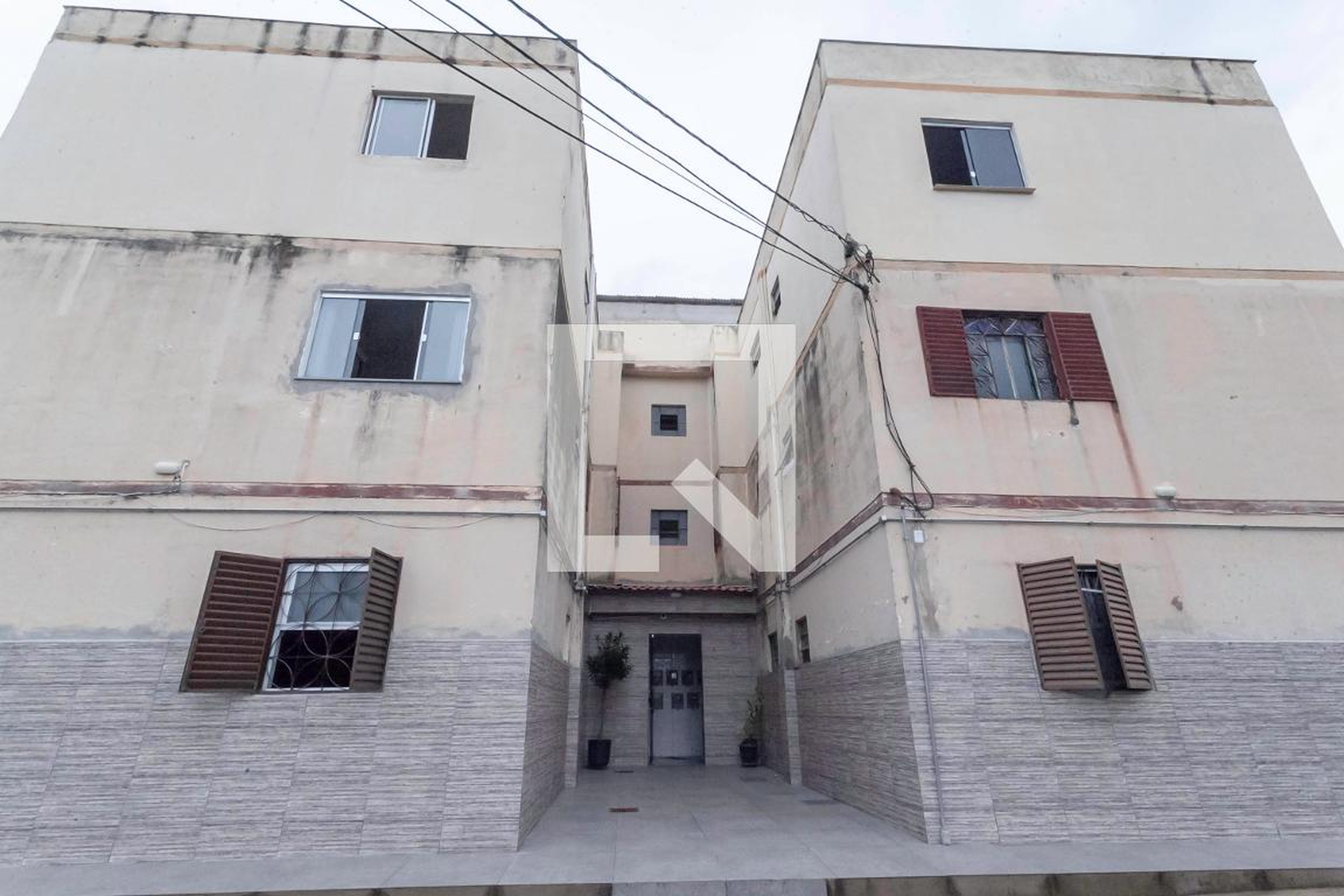 Fachada Condomínio em Rua Otaviano Pena Forte, 171