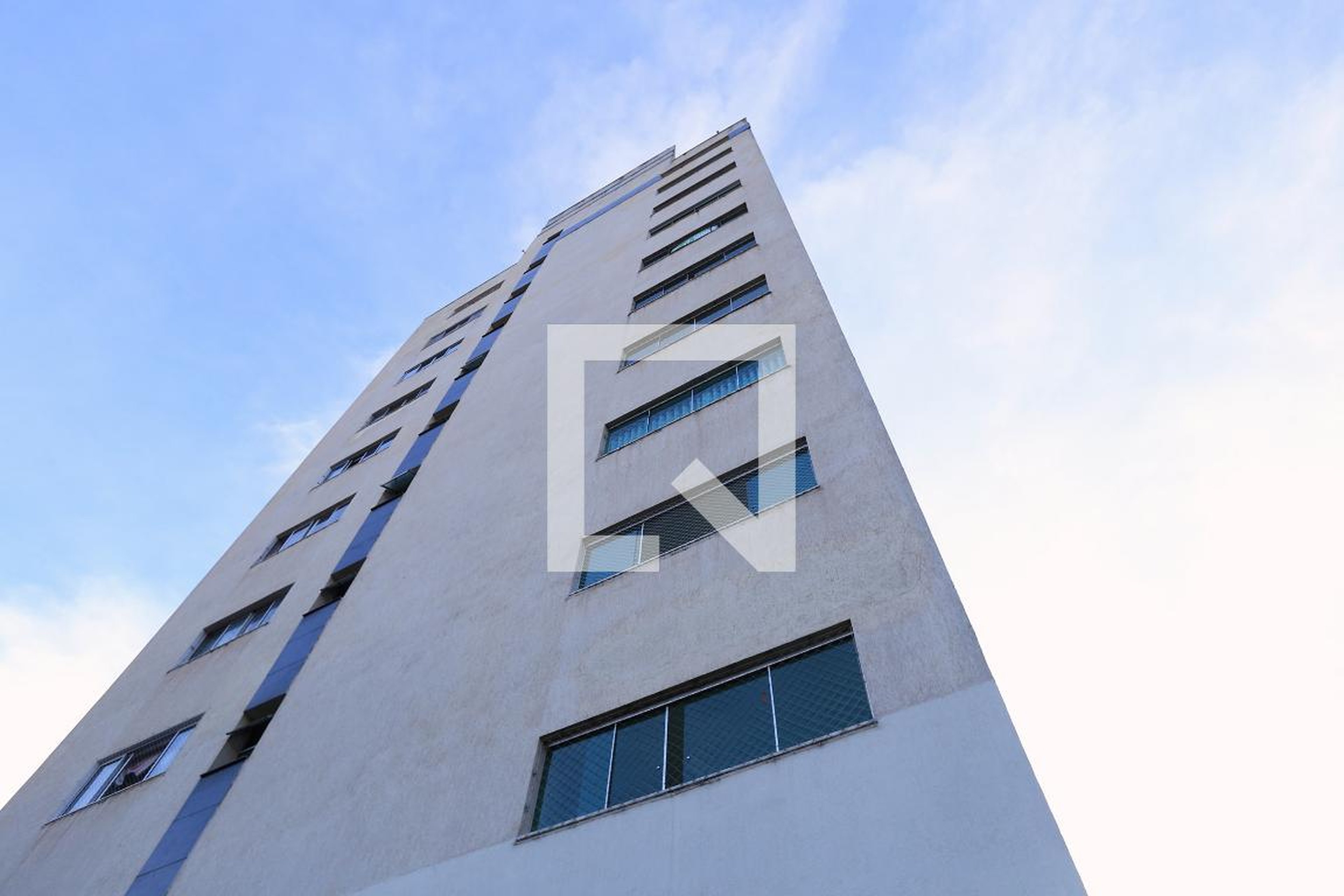 Fachada Condomínio em Rua Vicente Risola, 1435