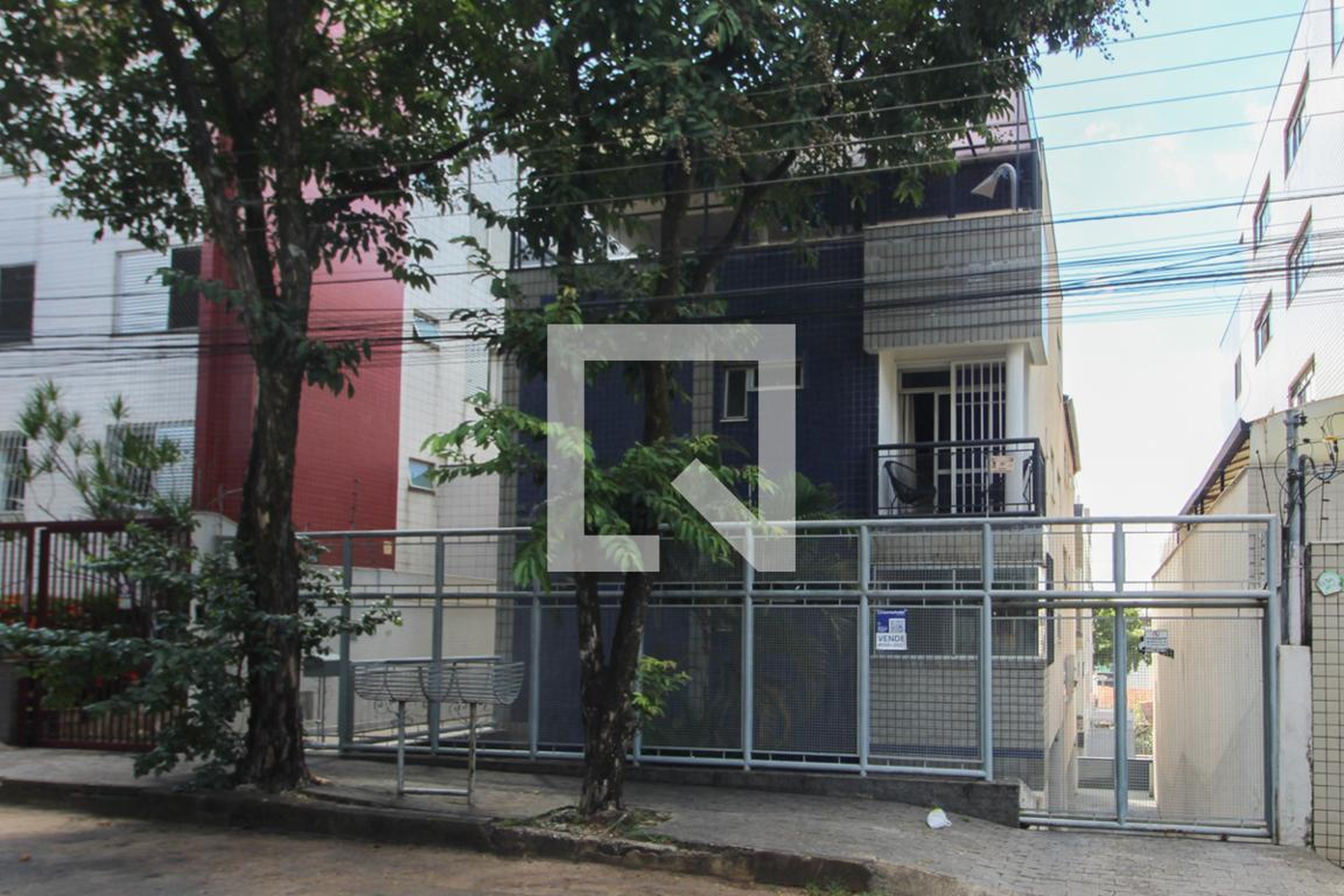 Fachada Condomínio em Rua Jaír Dutra de Morais, 126