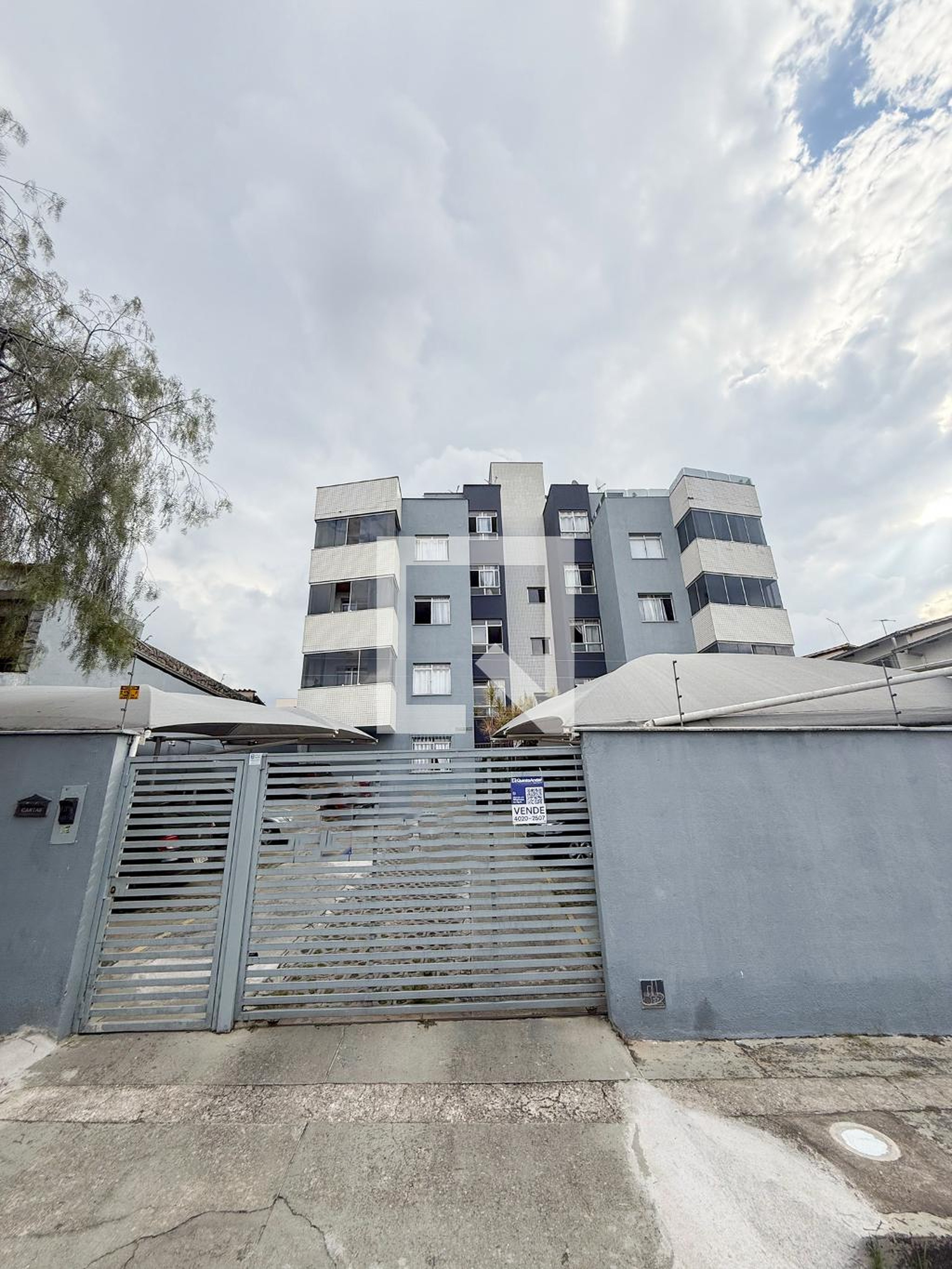 Fachada Condomínio em Rua Acilino Diniz Moreira, 306