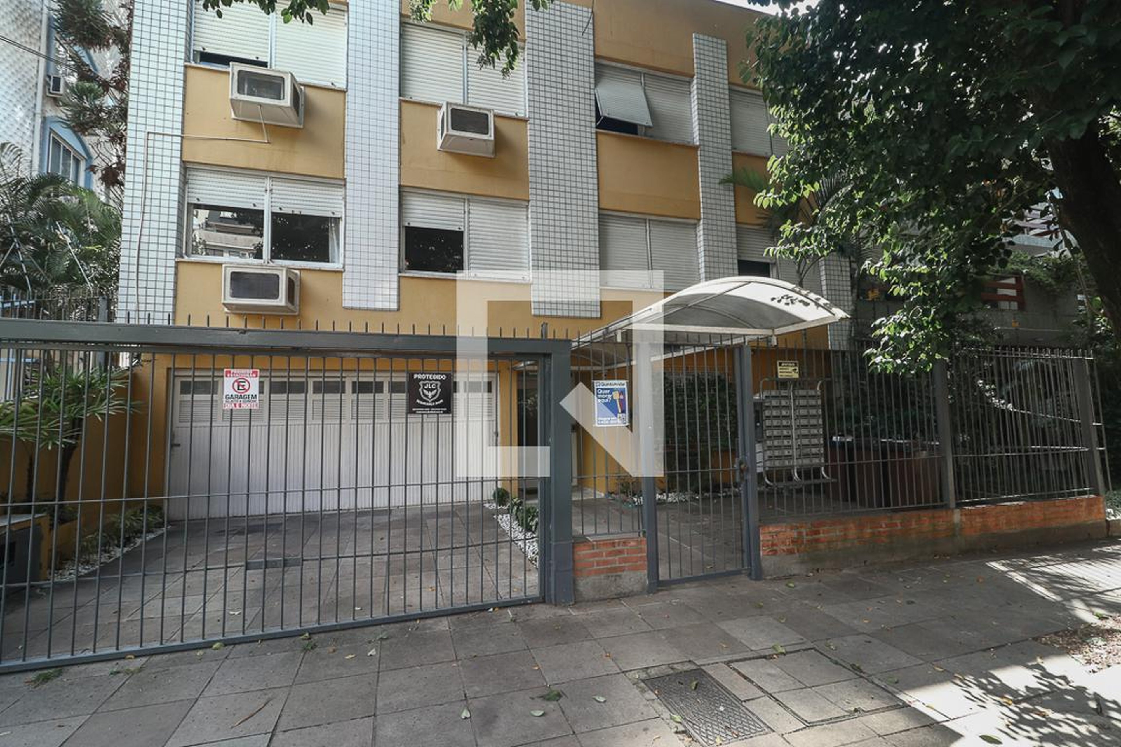 Fachada Condomínio Quatro Irmãos