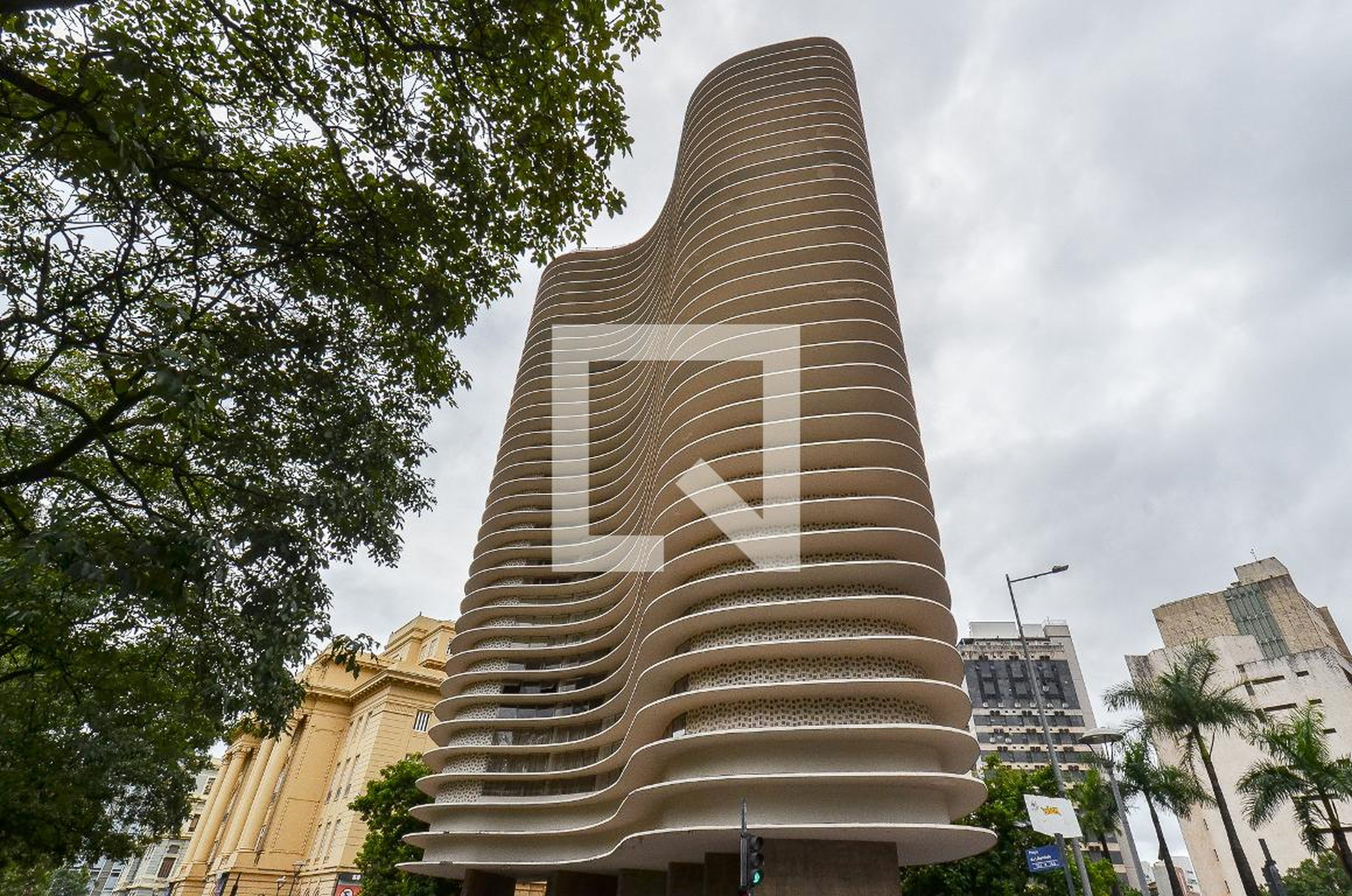 Fachada Condomínio Oscar Niemeyer