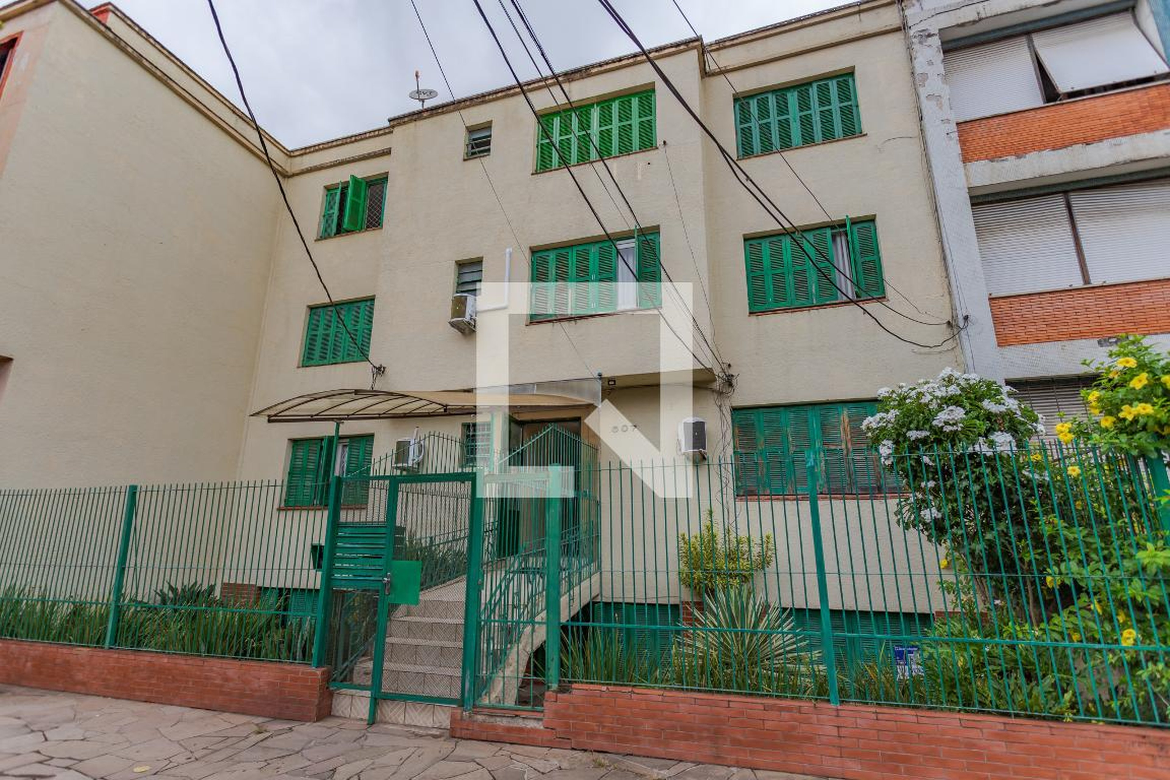 Fachada Condomínio em Rua Felipe de Oliveira, 607