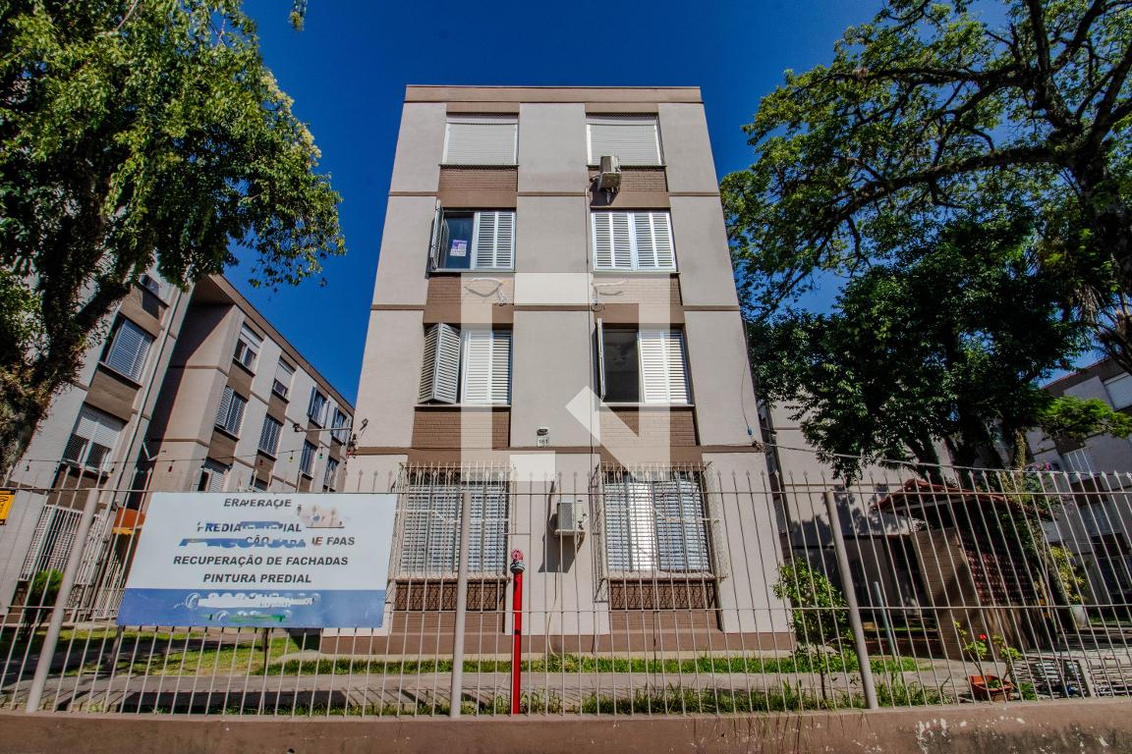 Fachada Condomínio em Rua Gomes de Freitas, 161